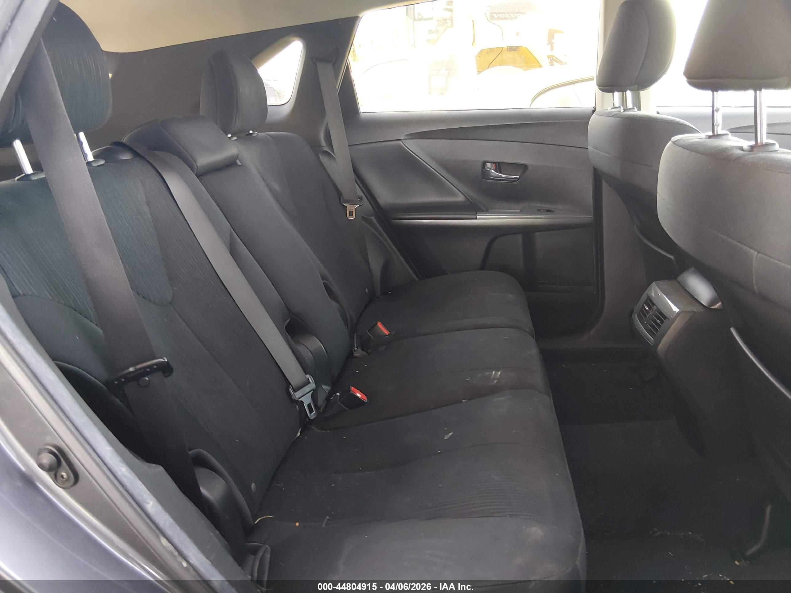 TOYOTA VENZA image 8