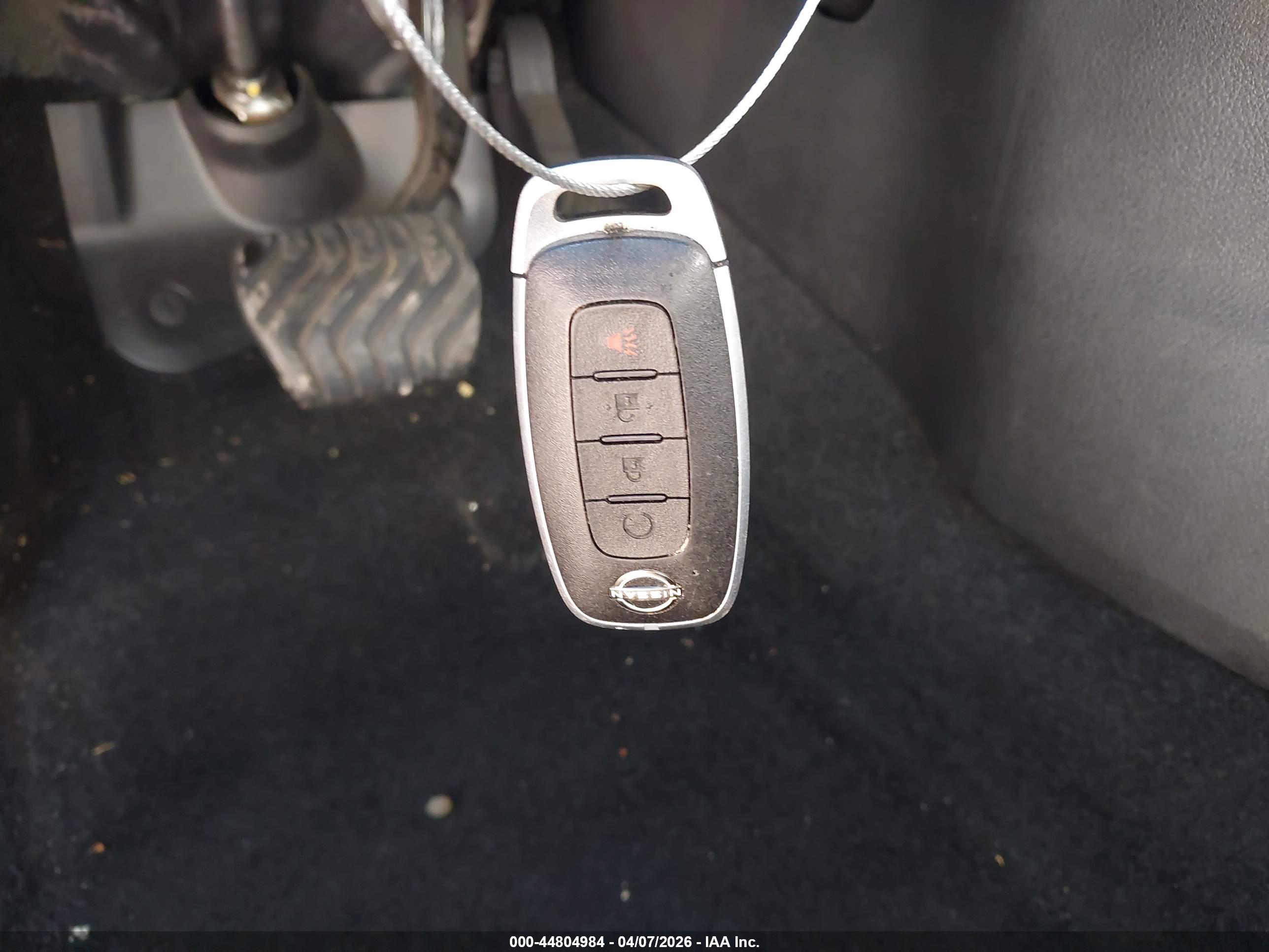 NISSAN ROGUE image 11