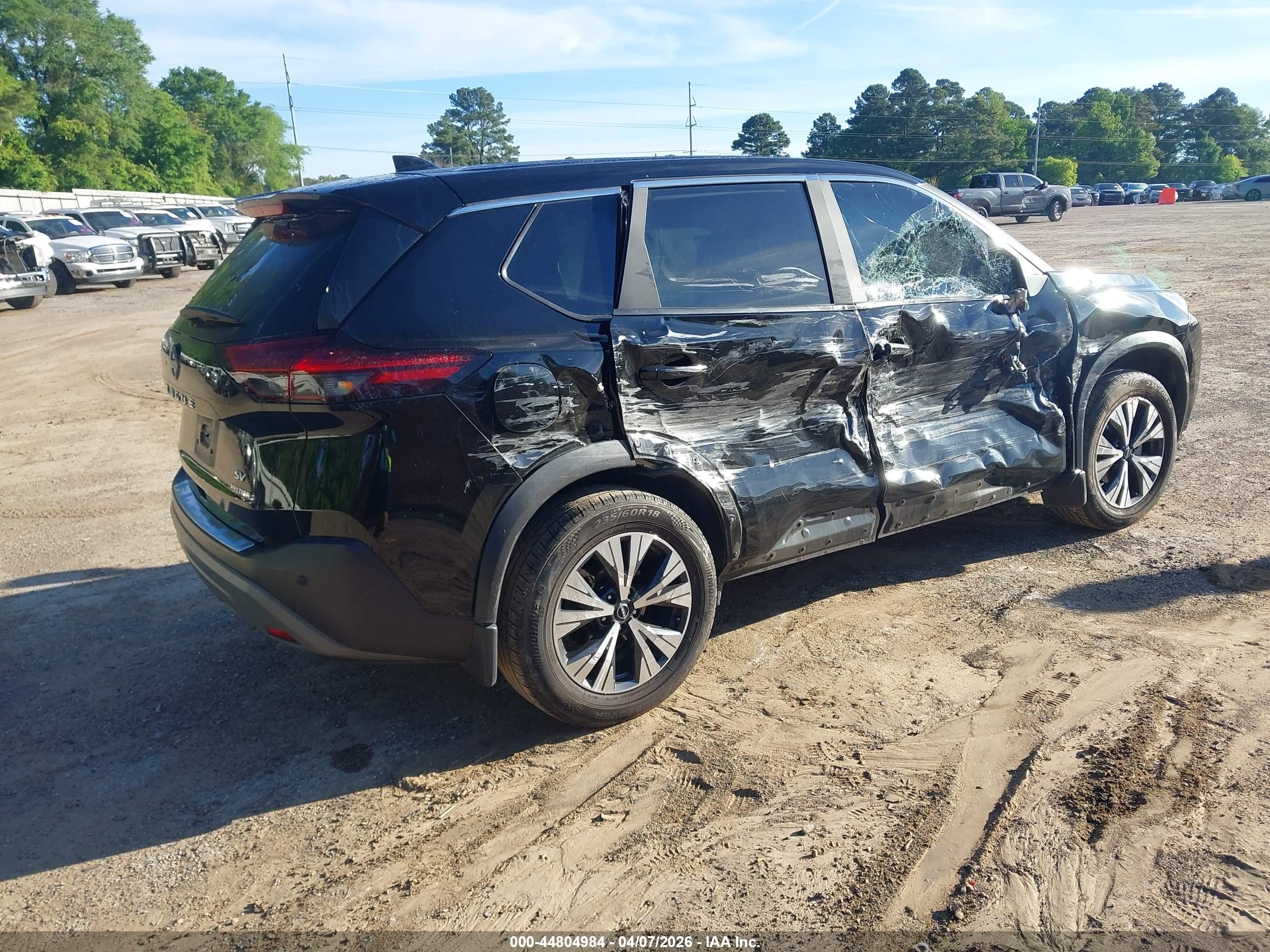 NISSAN ROGUE image 4