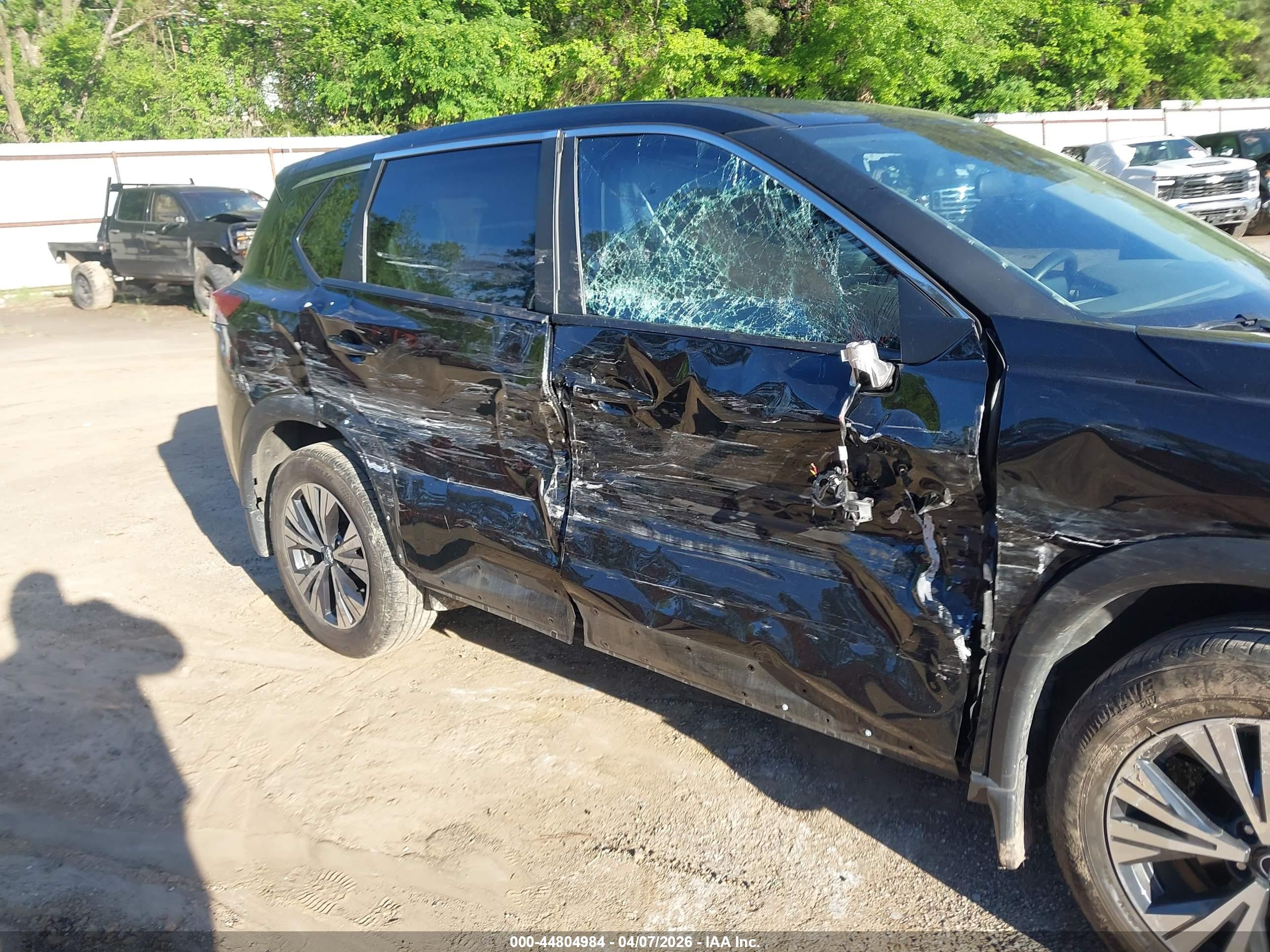 NISSAN ROGUE image 6