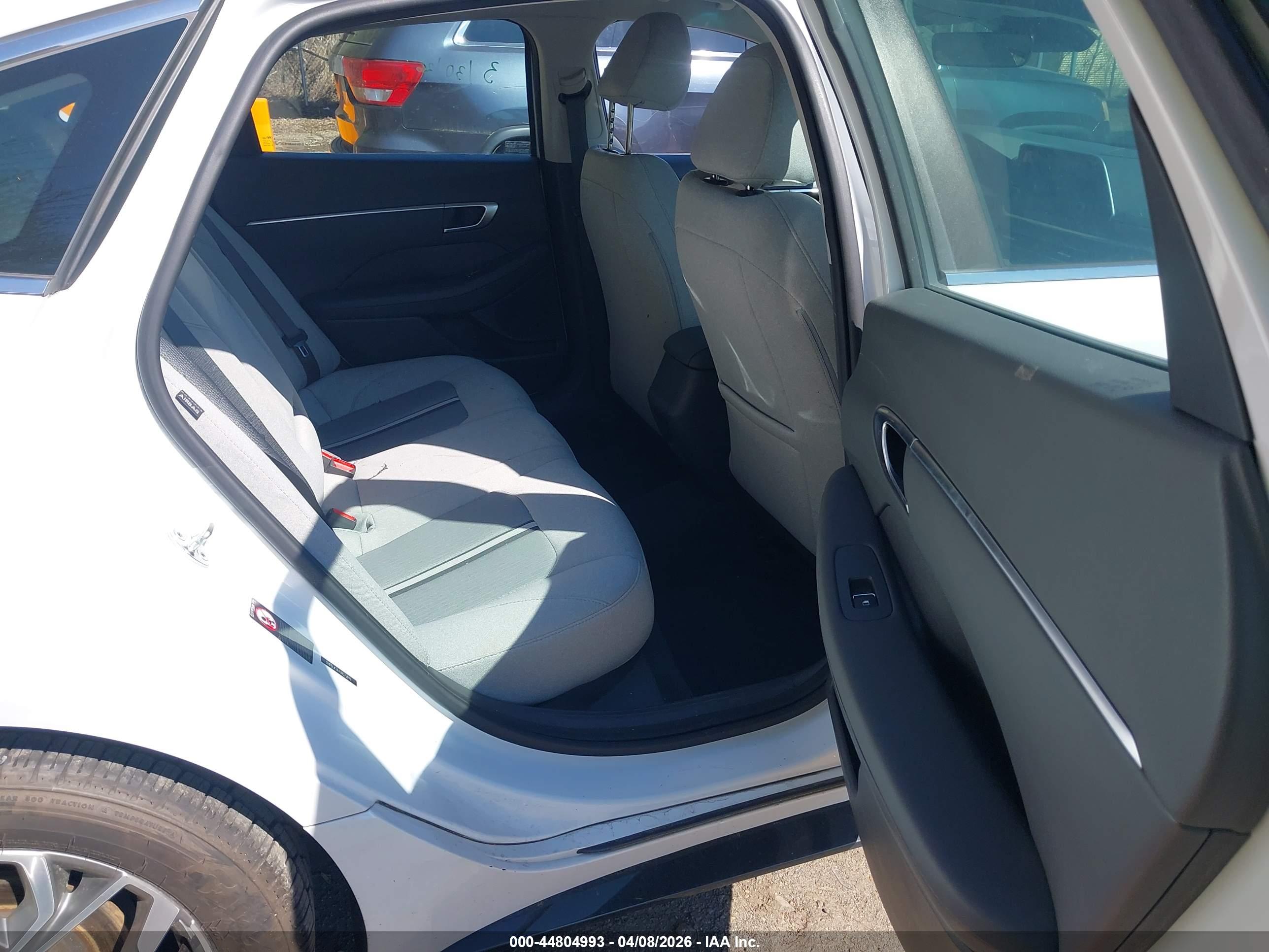 HYUNDAI SONATA image 8