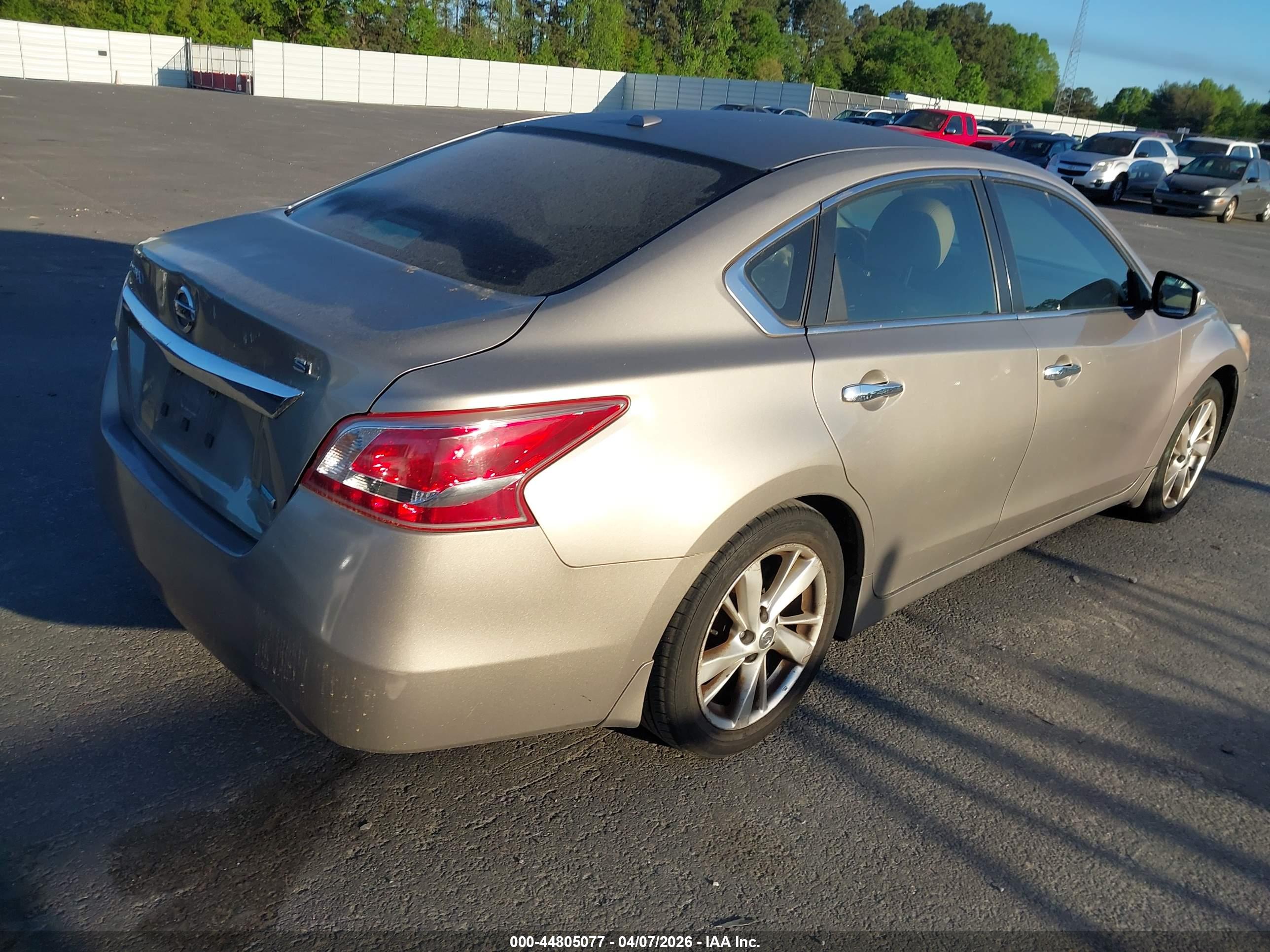 NISSAN ALTIMA image 4