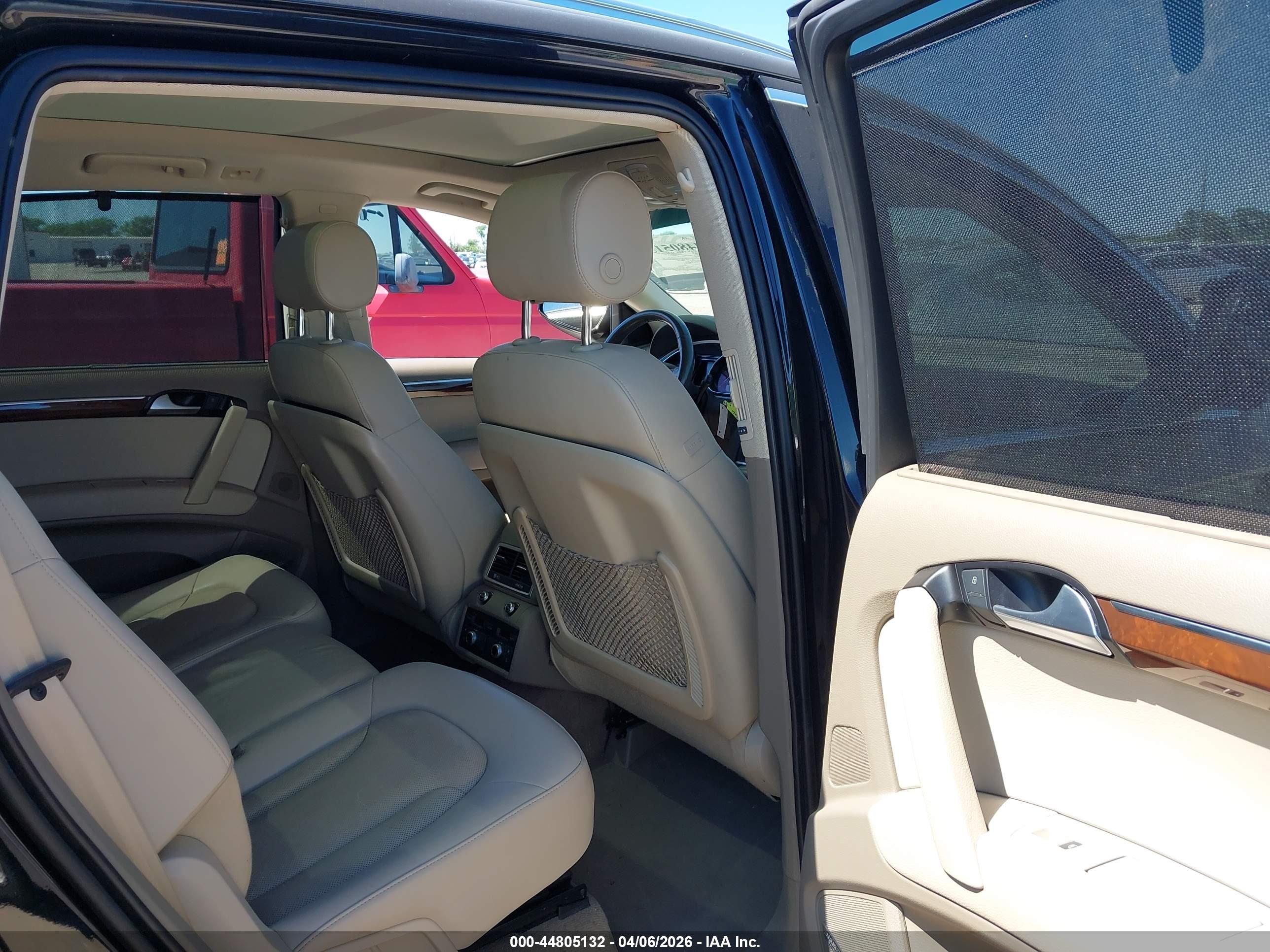 AUDI Q7 image 8
