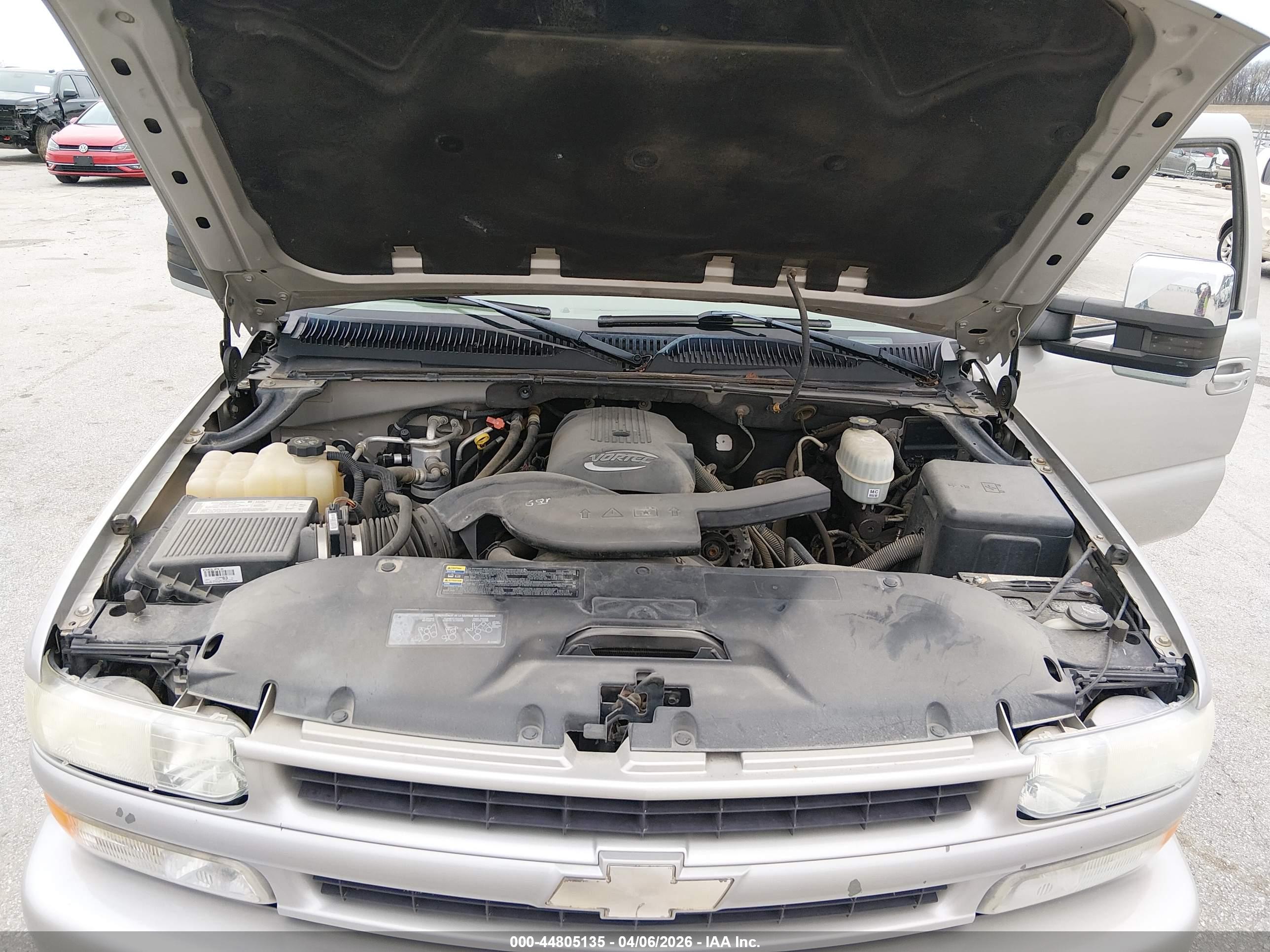 CHEVROLET SUBURBAN image 10