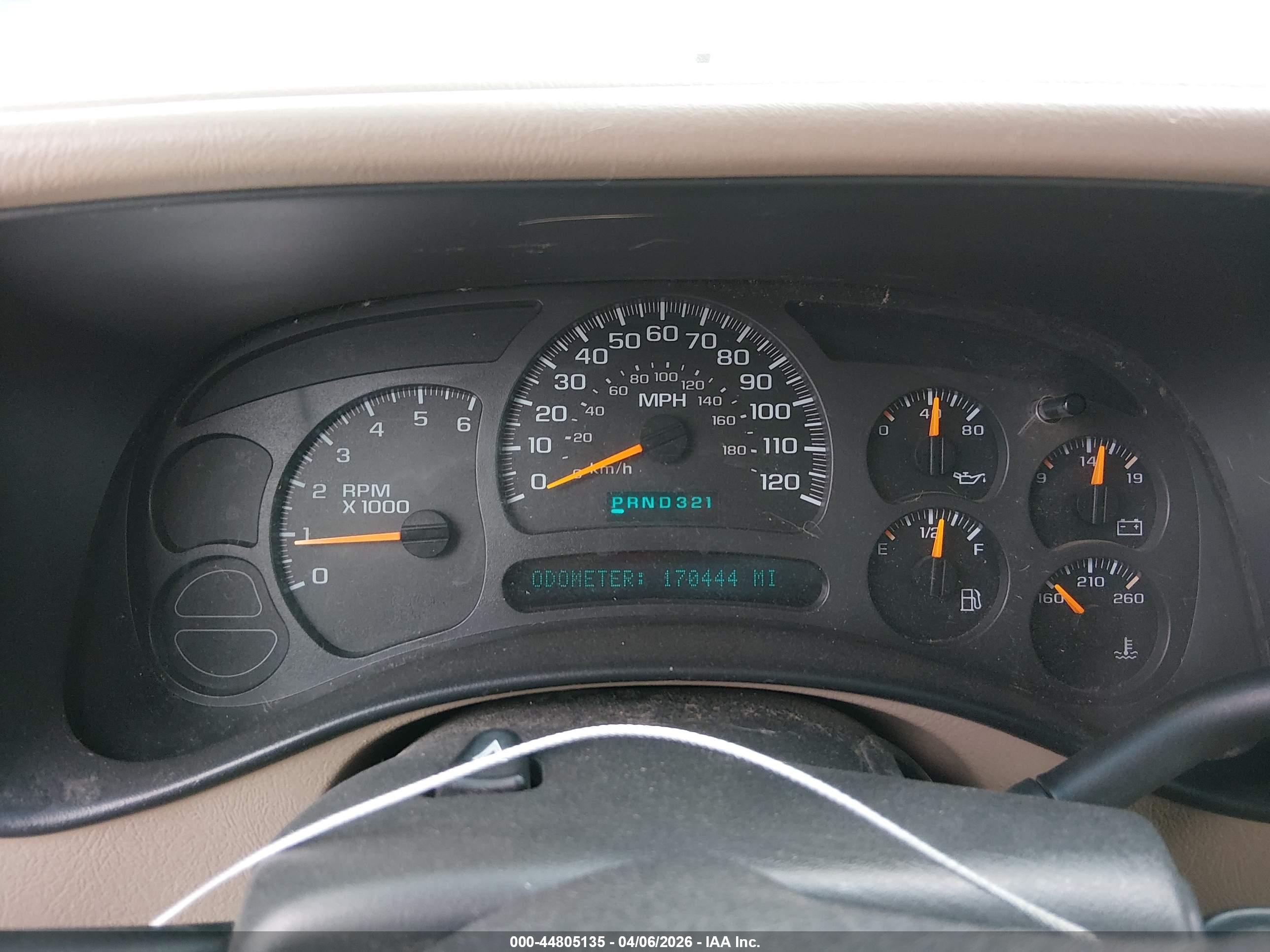 CHEVROLET SUBURBAN image 7