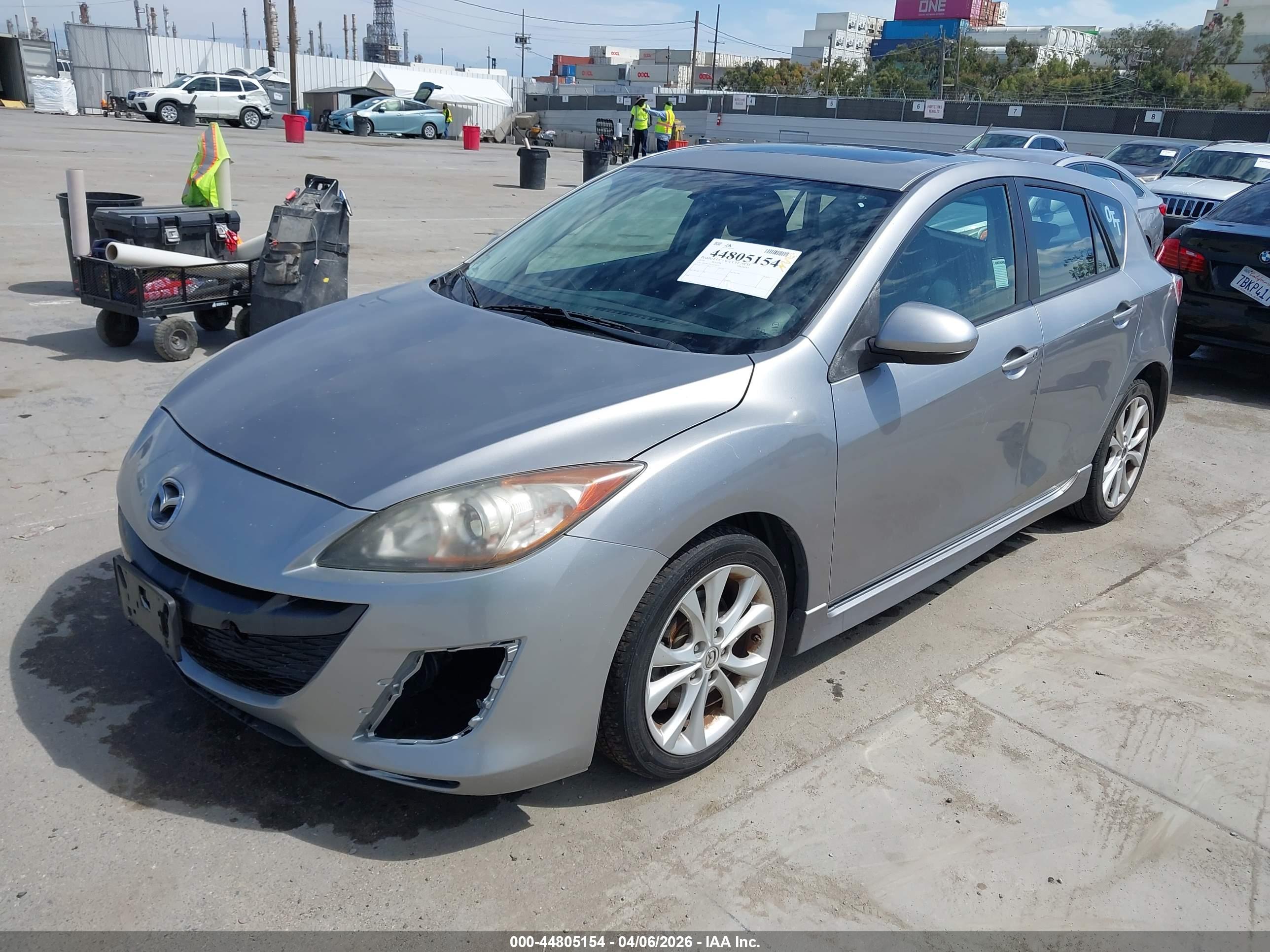 MAZDA MAZDA3 image 2
