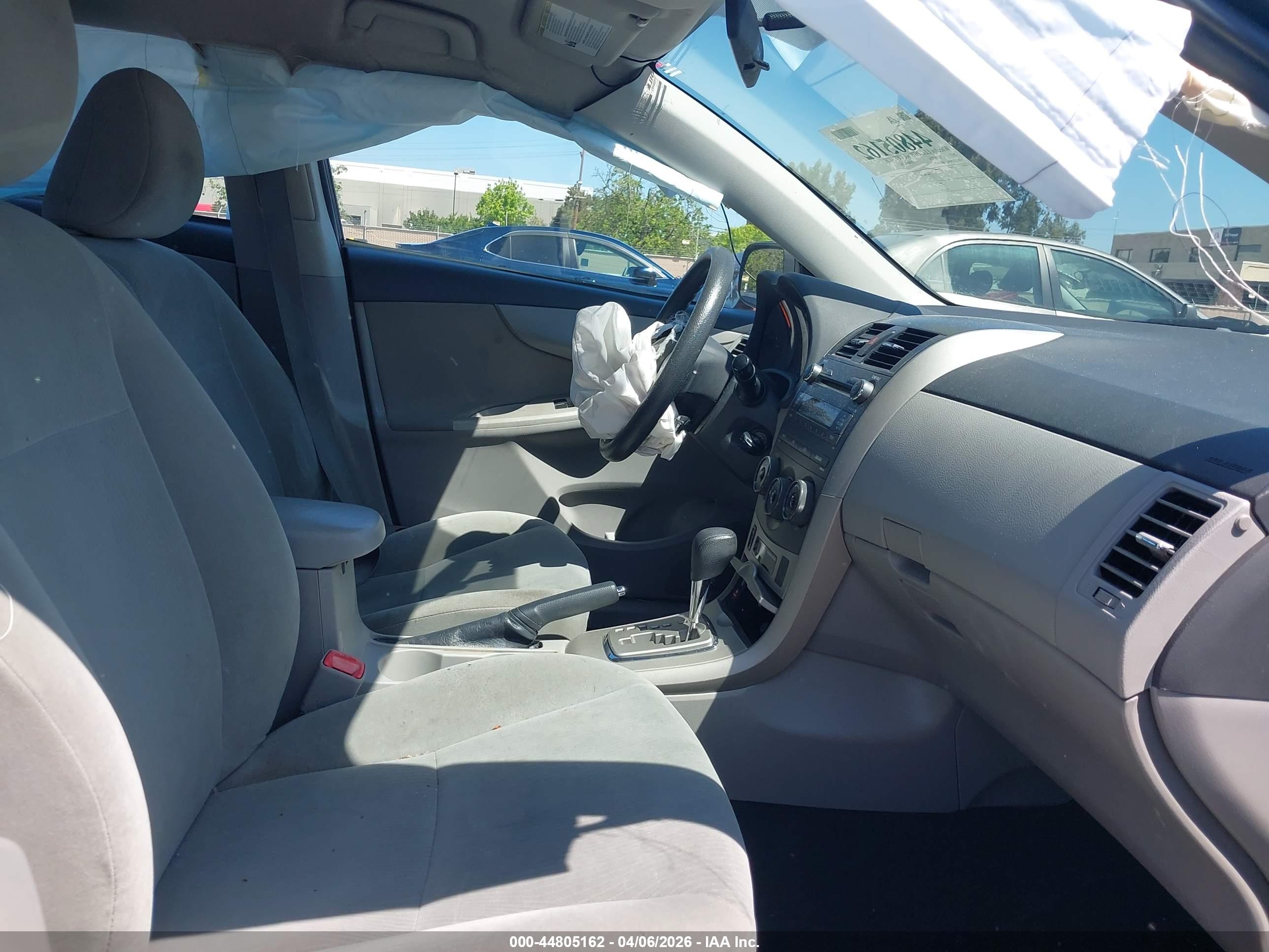 TOYOTA COROLLA image 5
