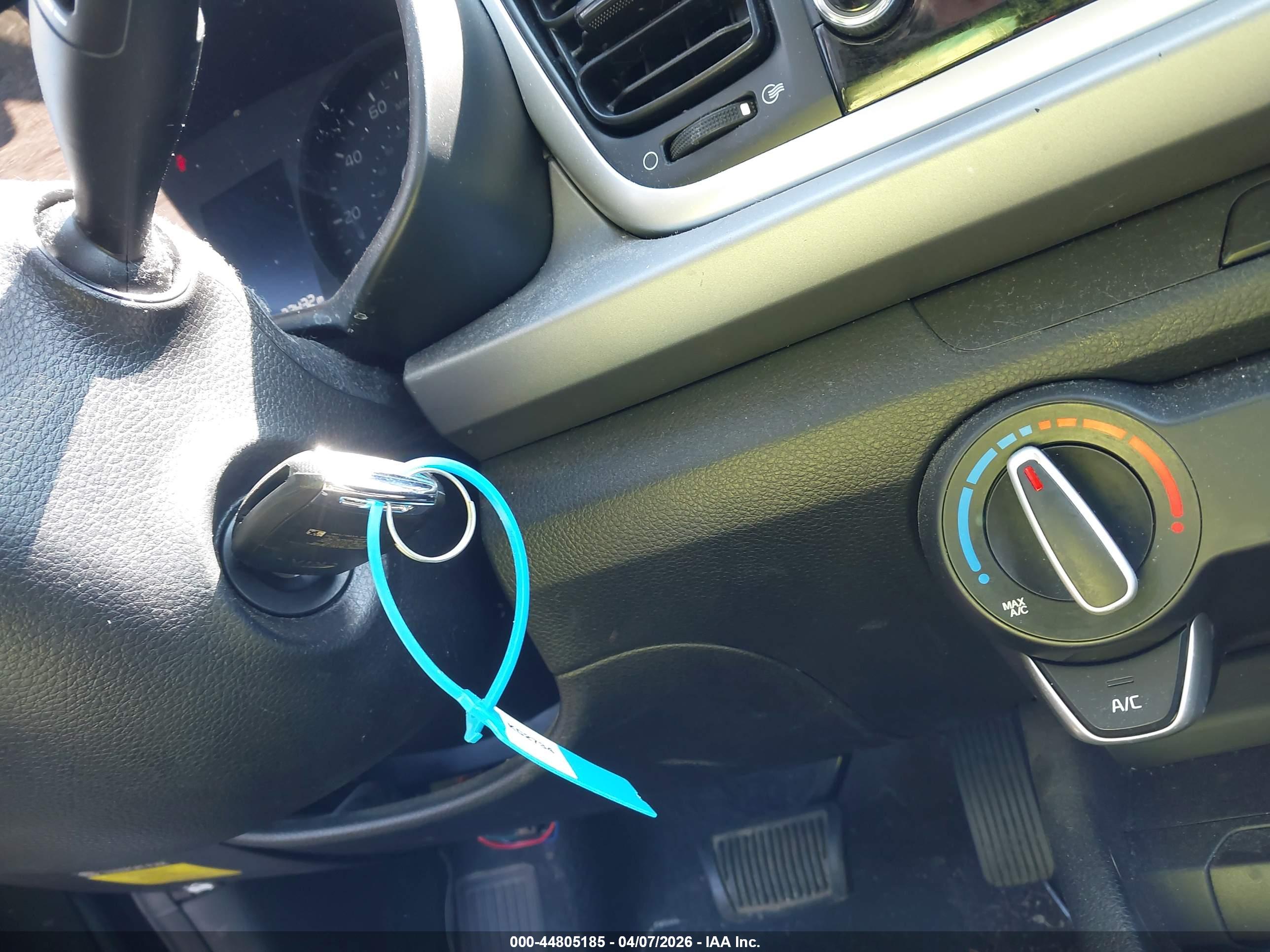 KIA RIO image 11