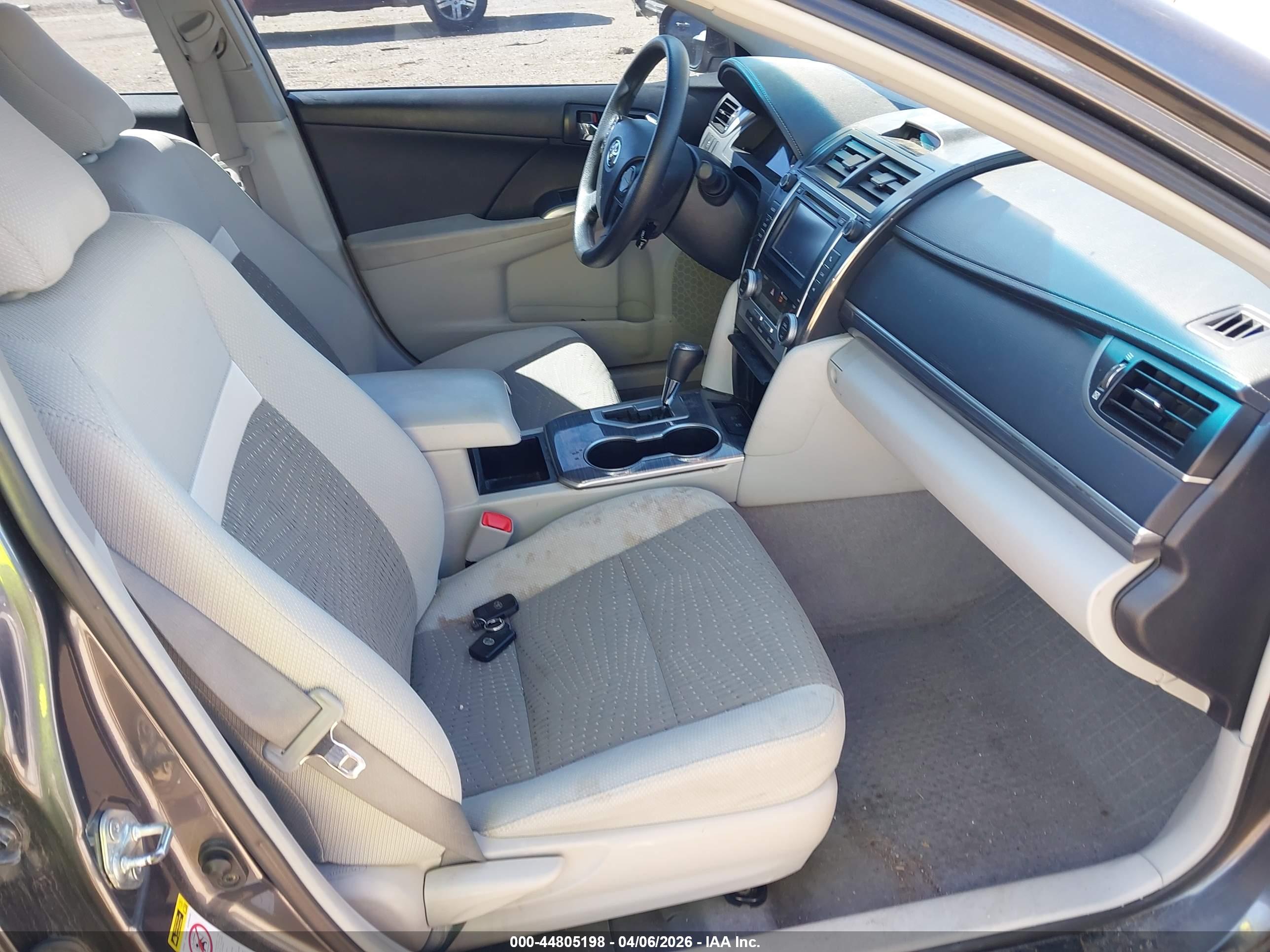 TOYOTA CAMRY image 5
