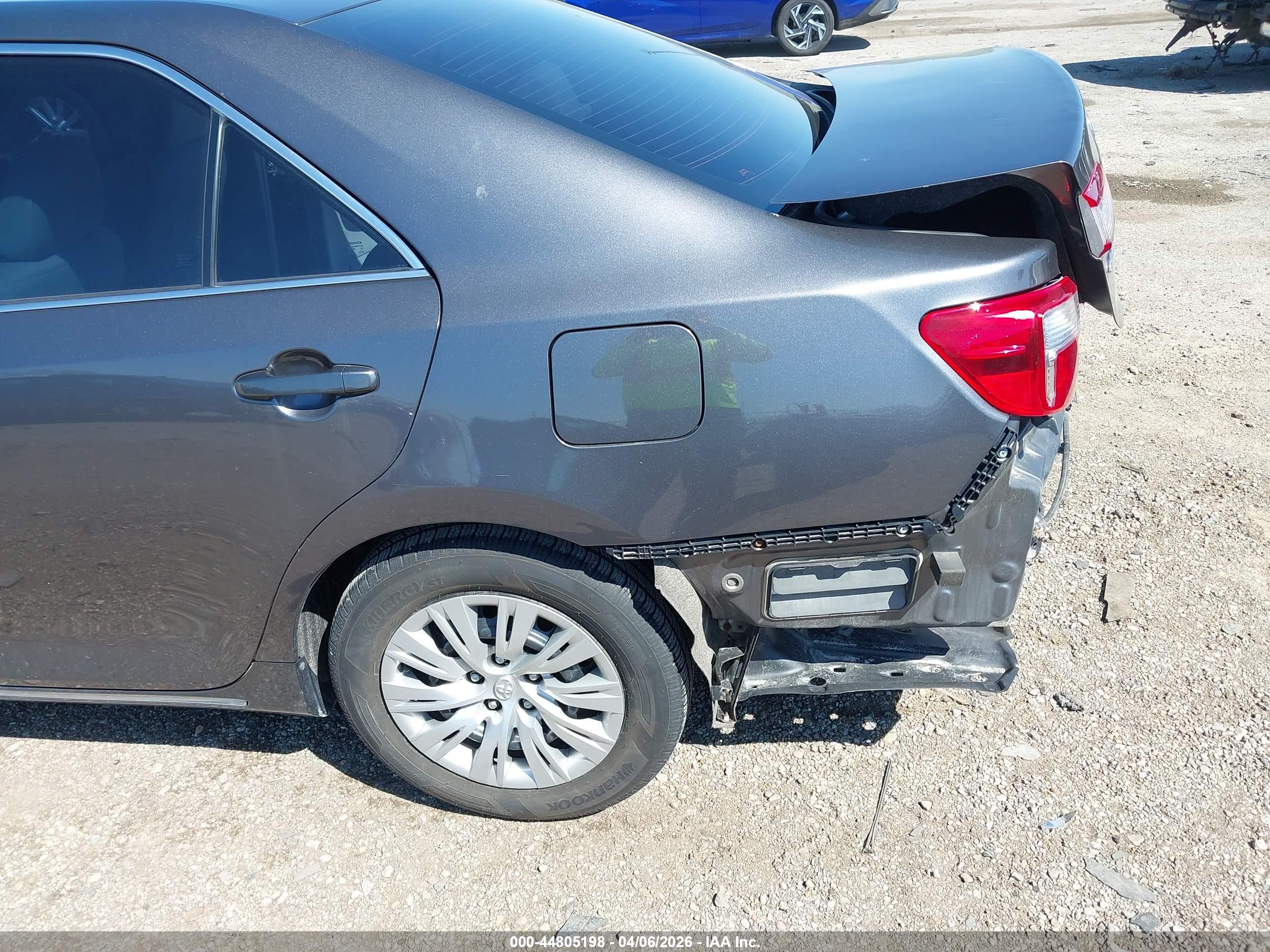 TOYOTA CAMRY image 6