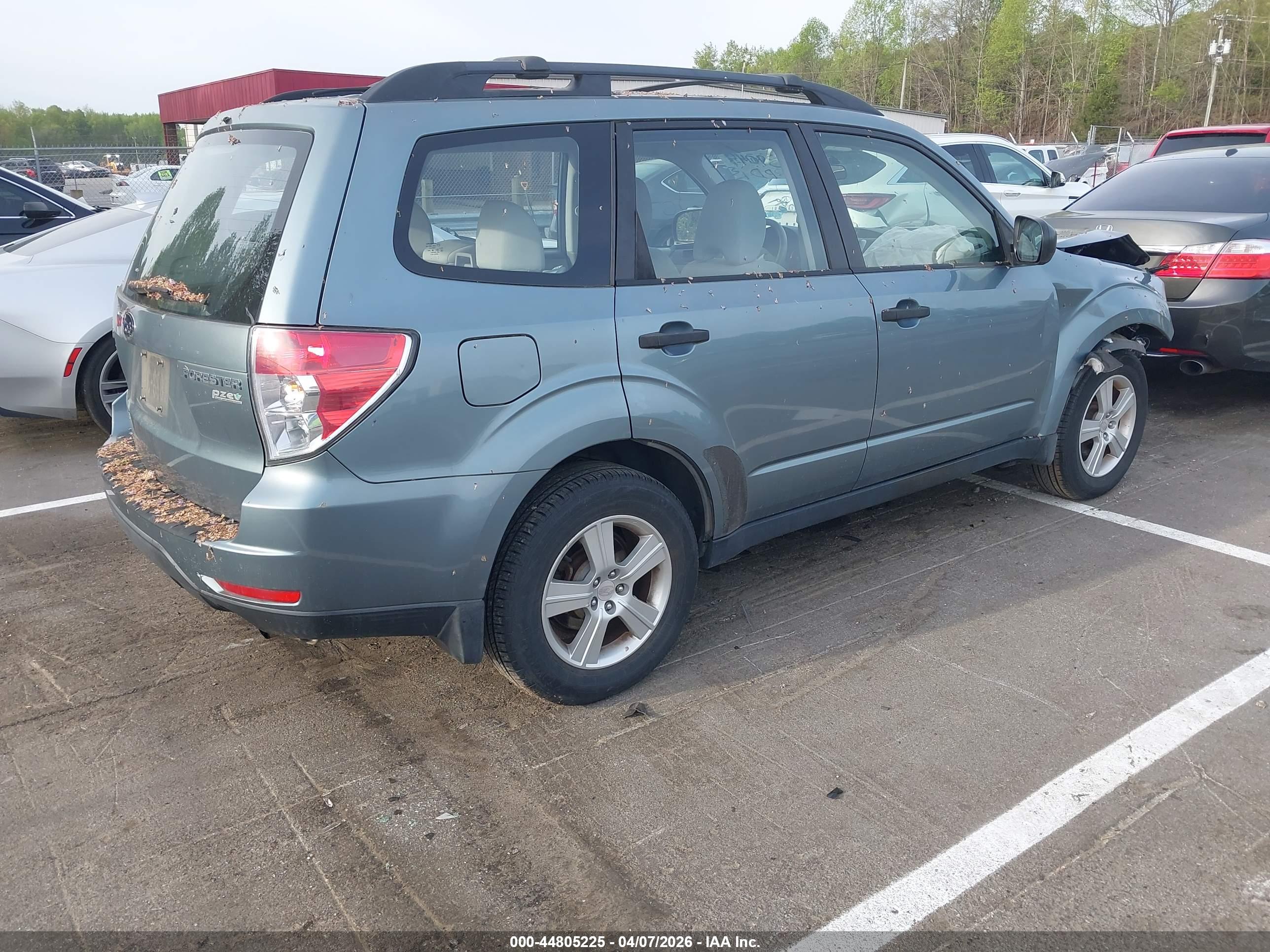 SUBARU FORESTER image 4