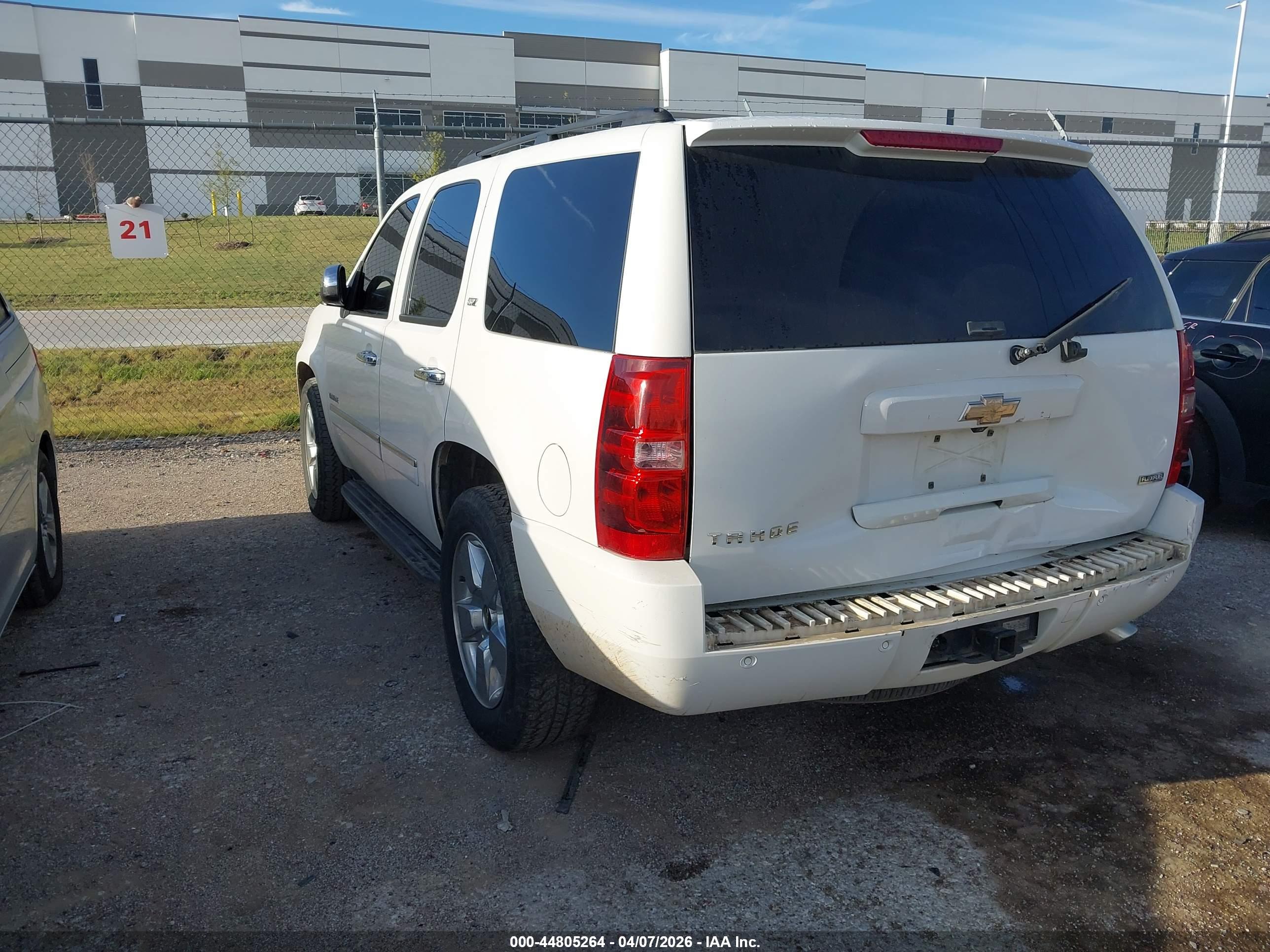 CHEVROLET TAHOE image 3