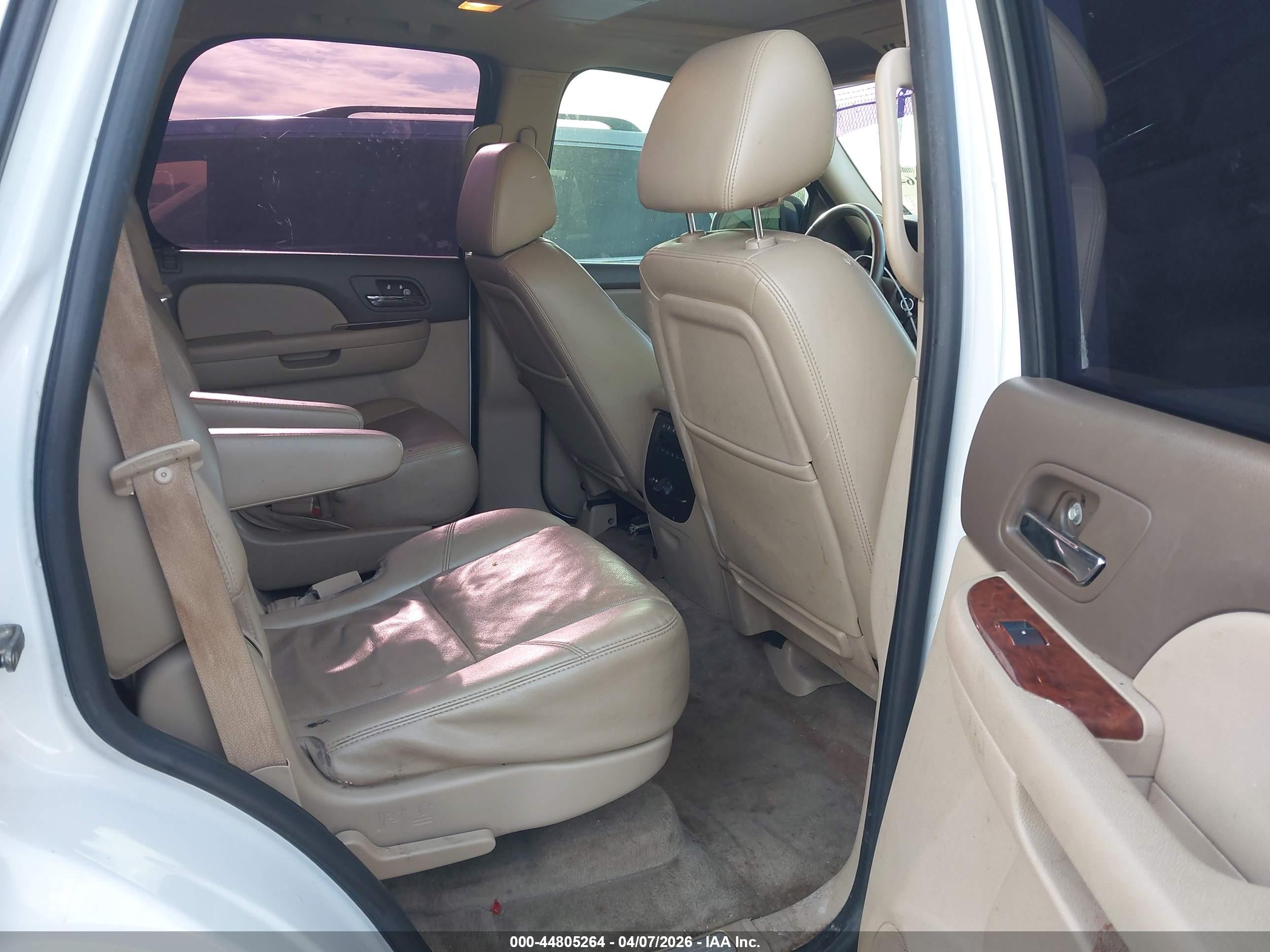 CHEVROLET TAHOE image 8