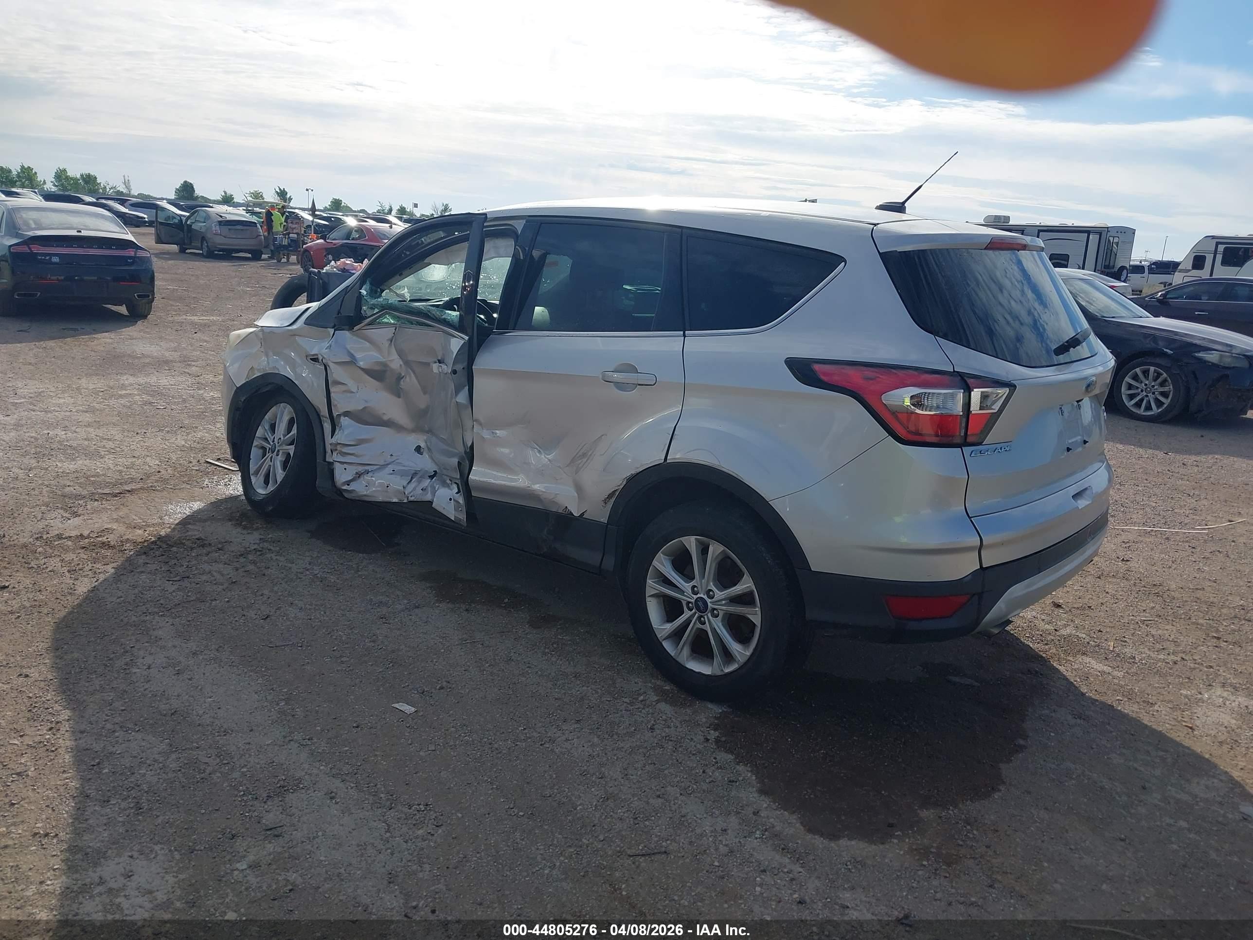 FORD ESCAPE image 3