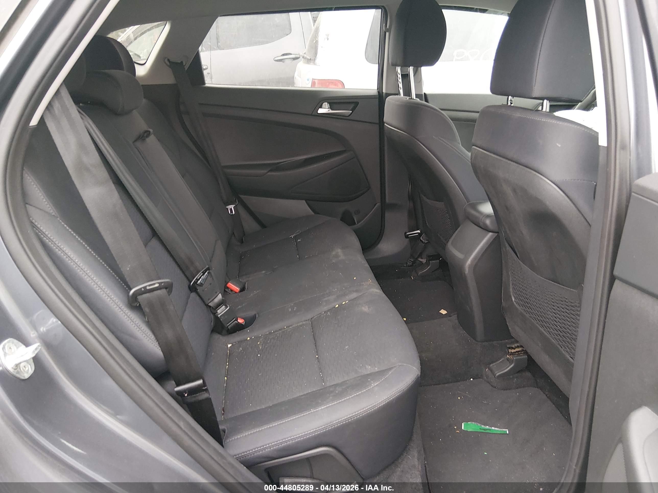 HYUNDAI TUCSON image 8