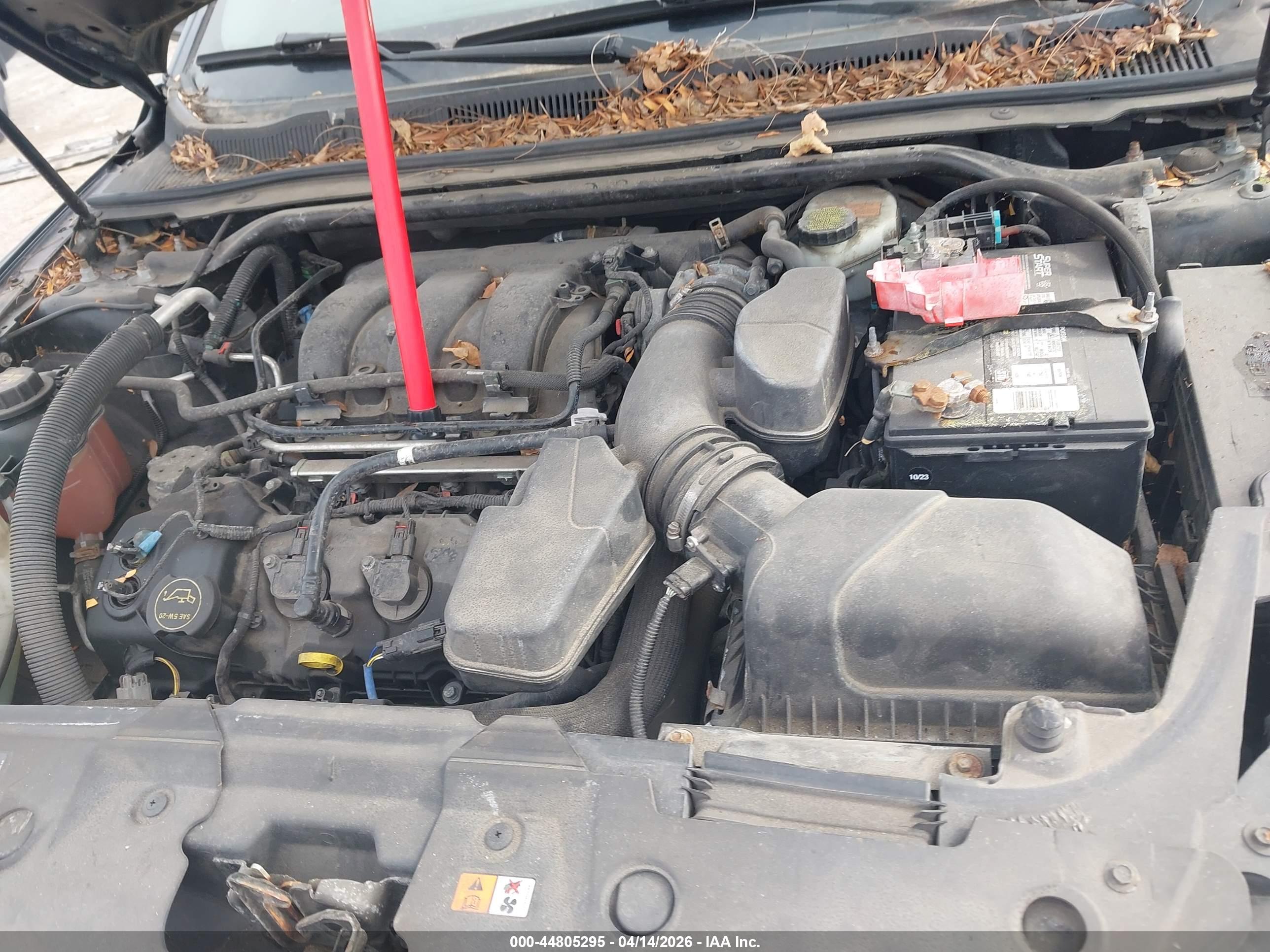 FORD TAURUS image 10