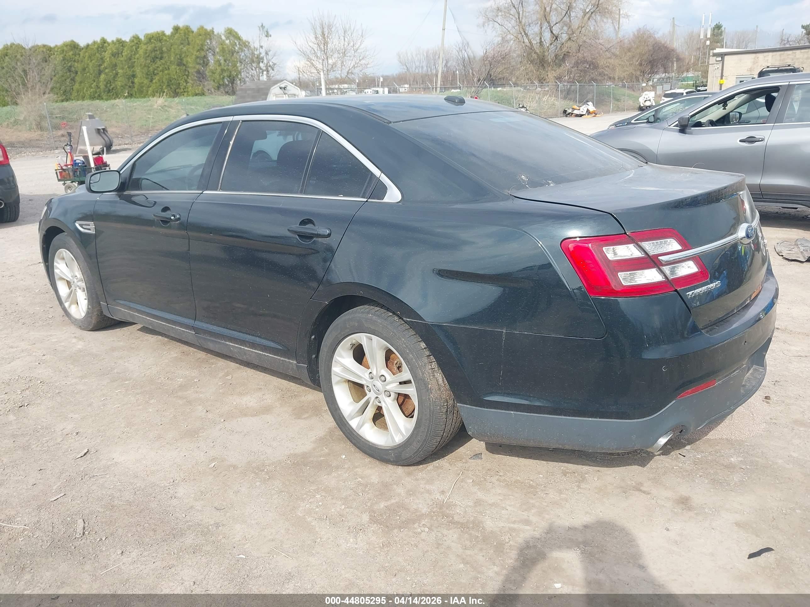 FORD TAURUS image 3