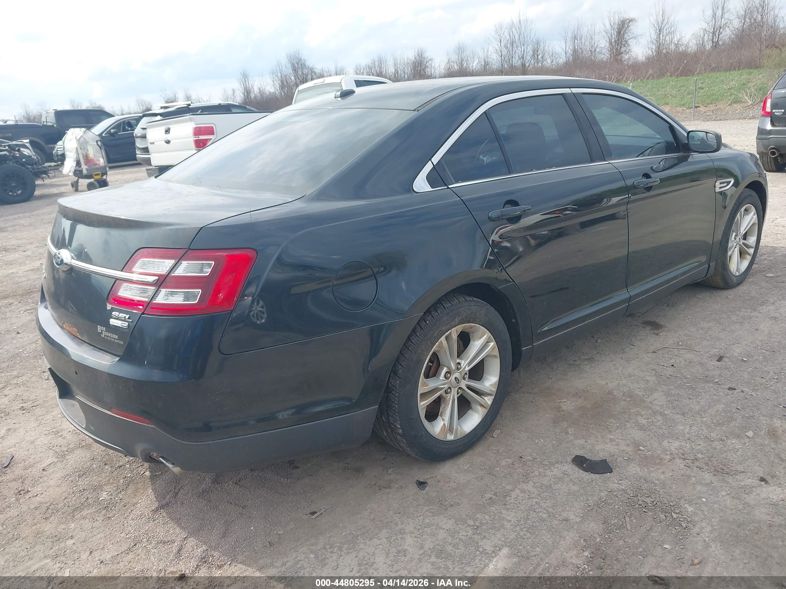 FORD TAURUS image 4