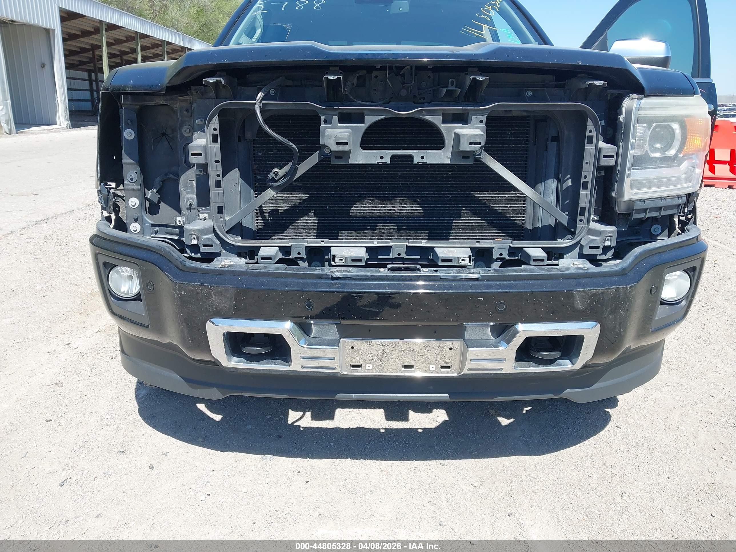 GMC SIERRA image 6