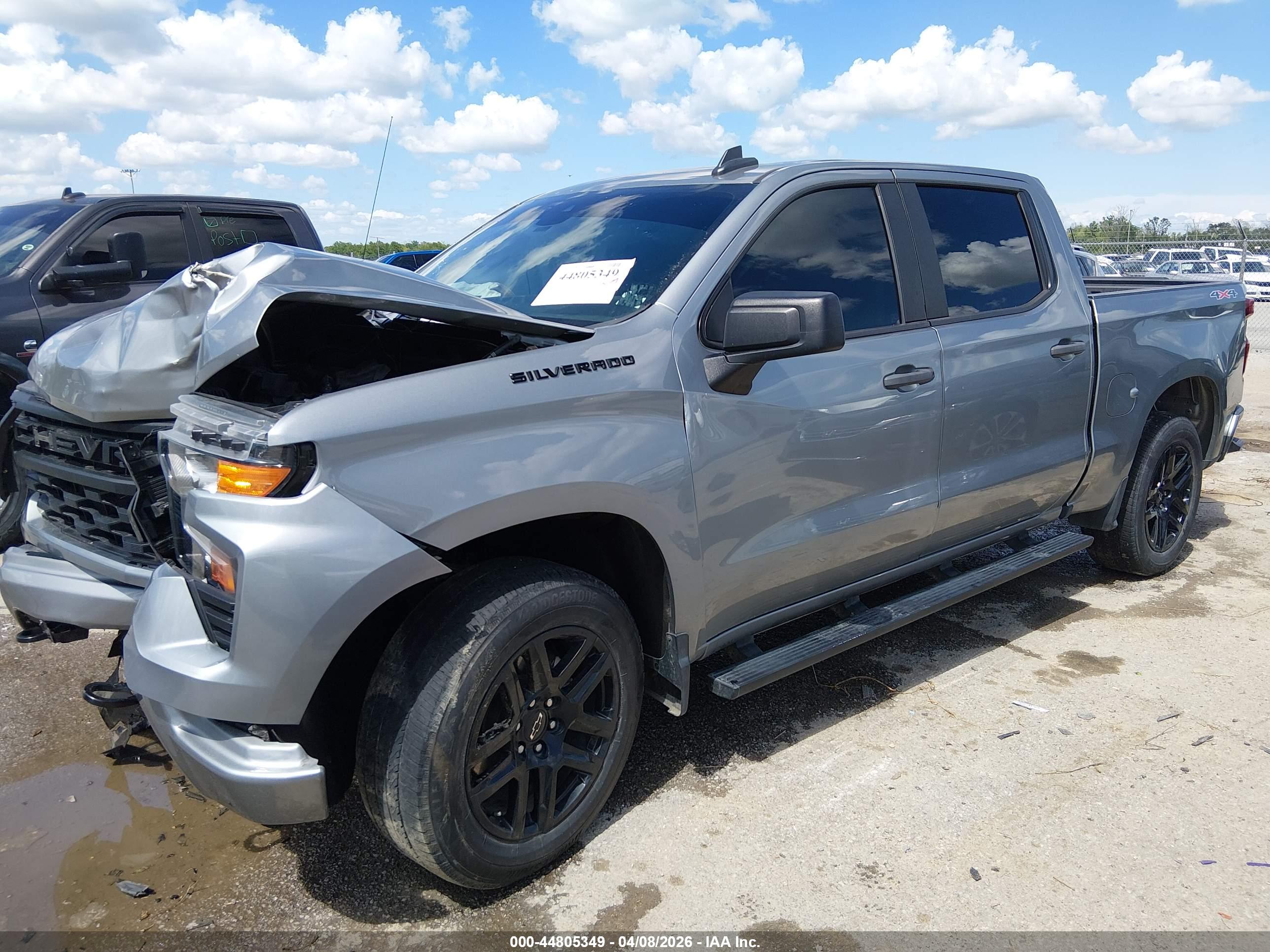 CHEVROLET SILVERADO image 2