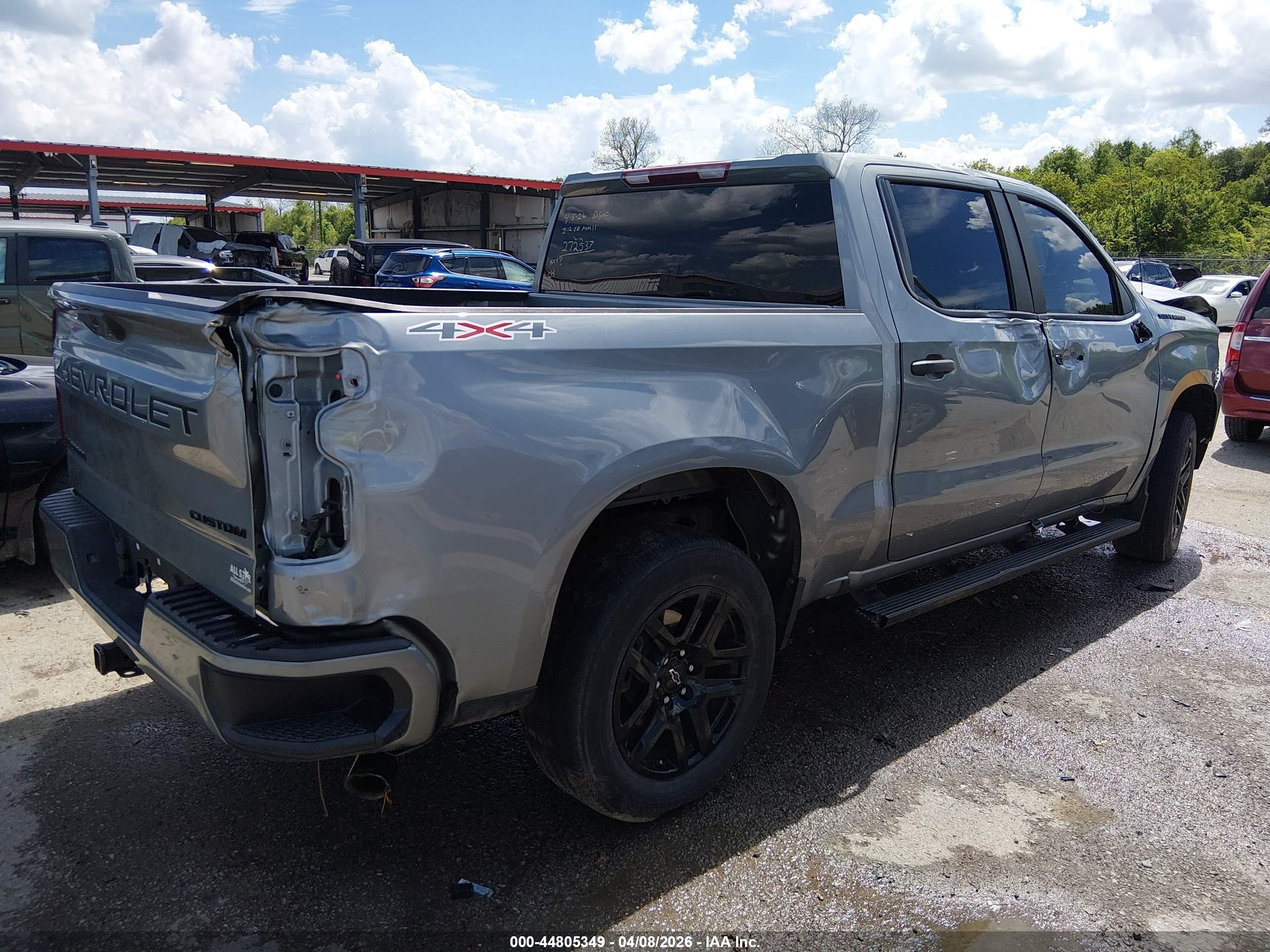 CHEVROLET SILVERADO image 4