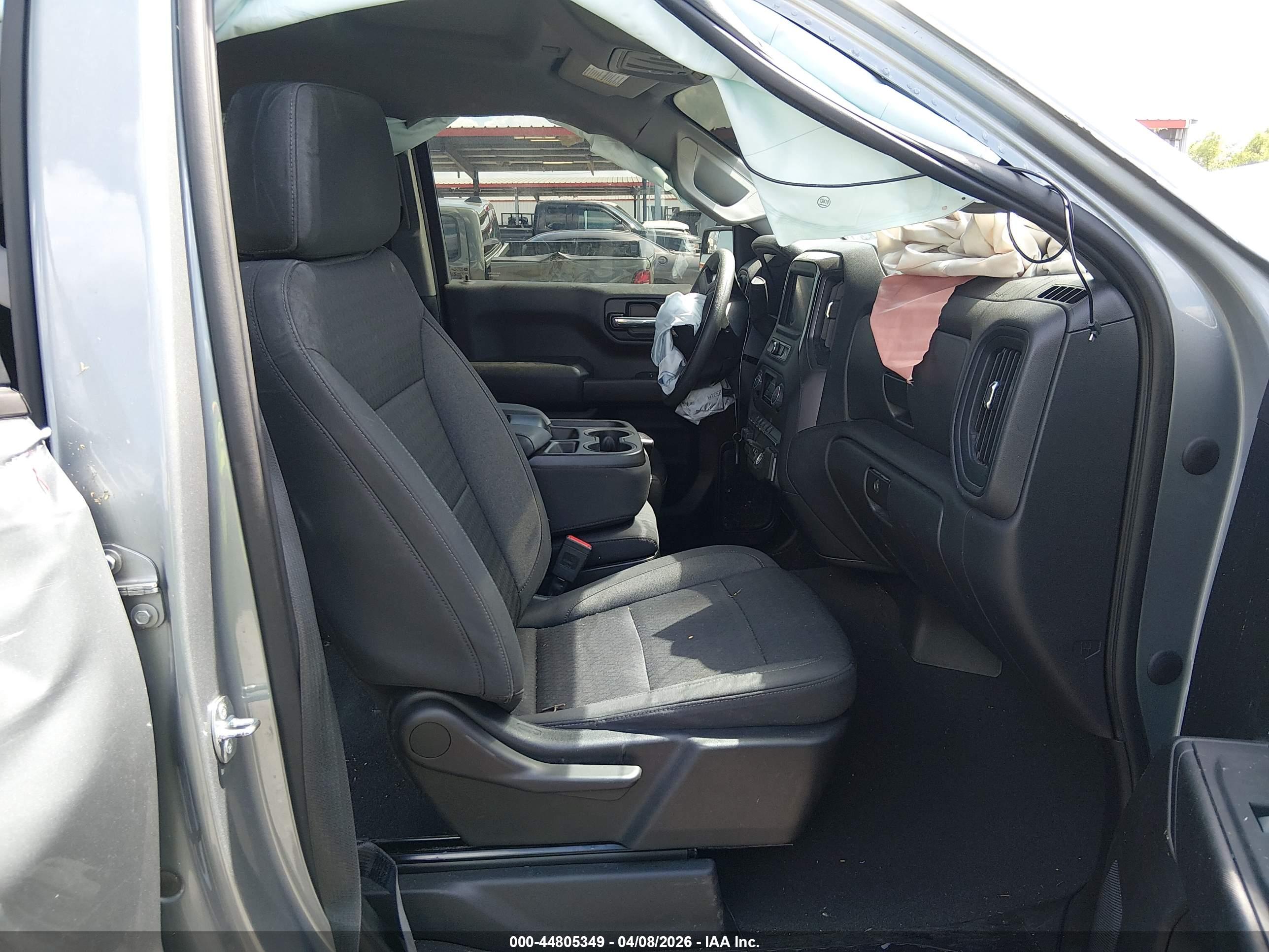 CHEVROLET SILVERADO image 5