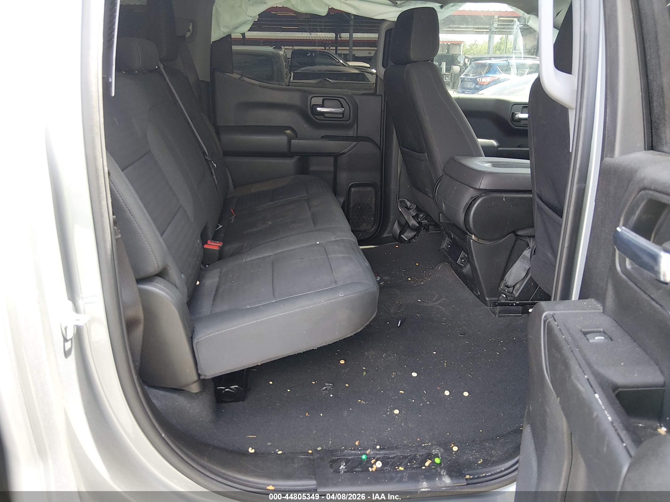 CHEVROLET SILVERADO image 8