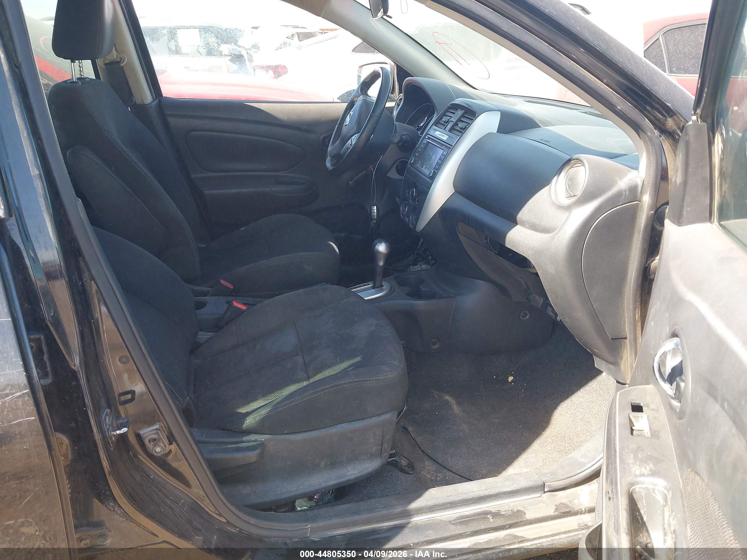 NISSAN VERSA image 5