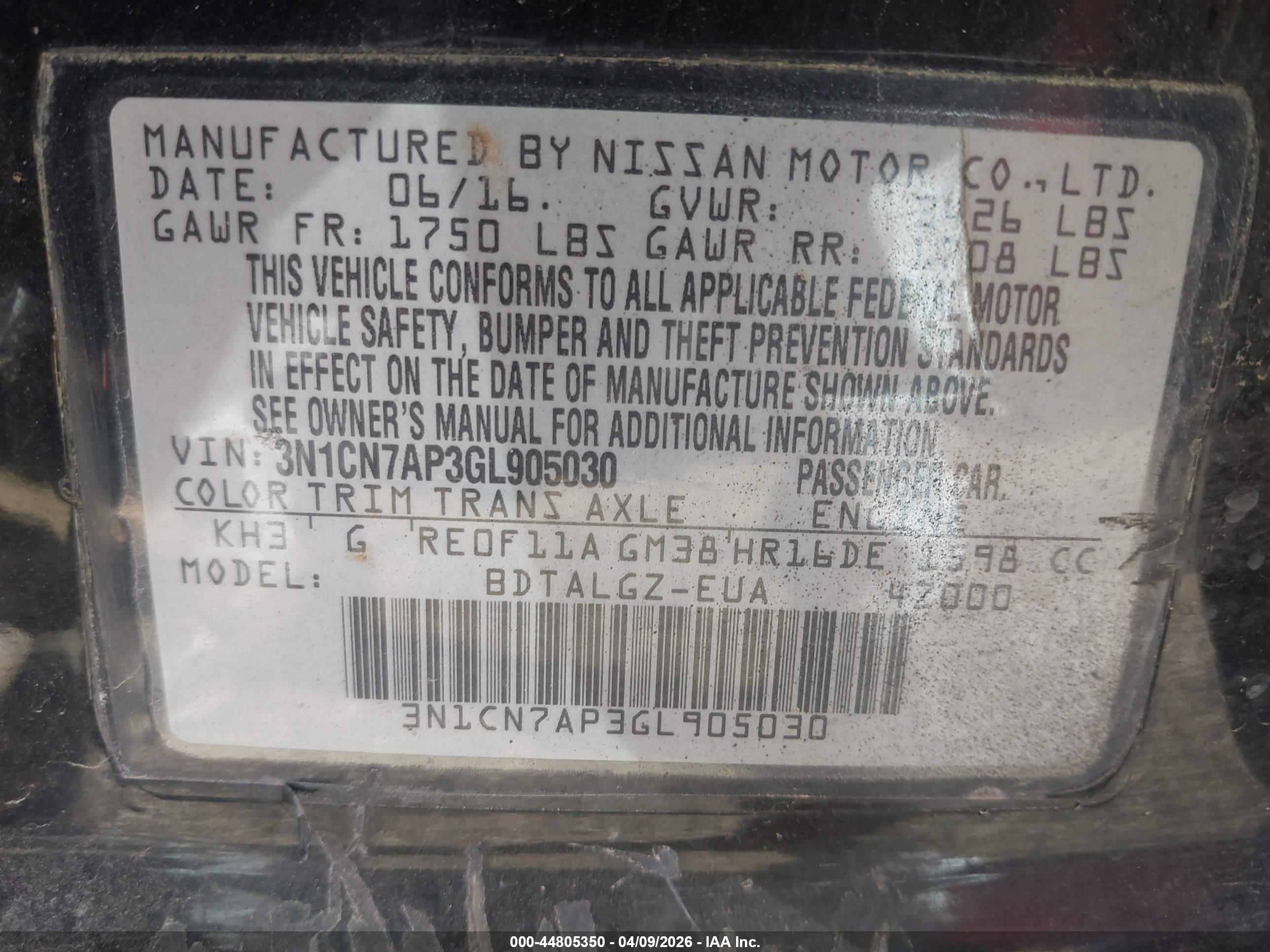 NISSAN VERSA image 9