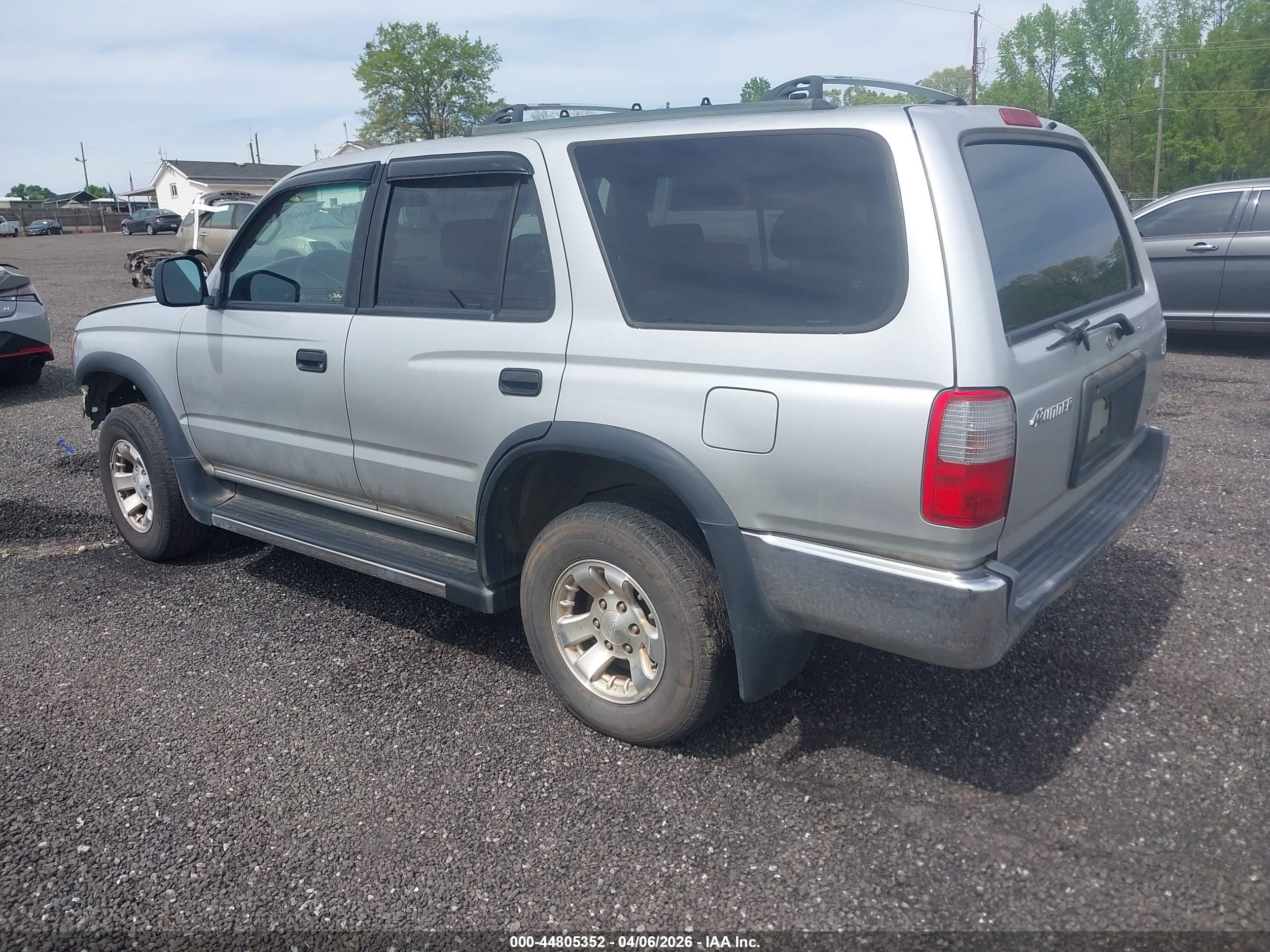 TOYOTA 4RUNNER image 3