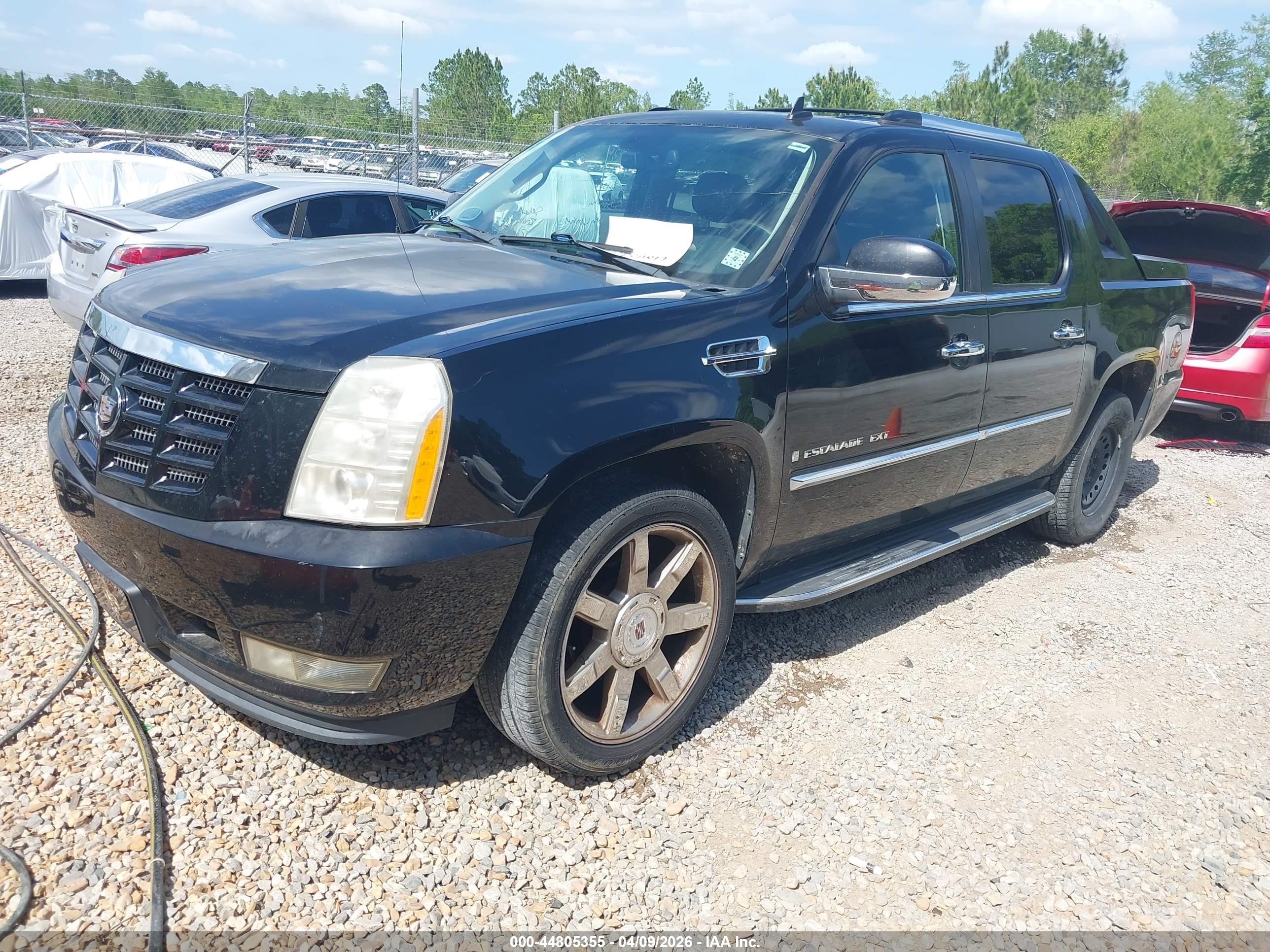 CADILLAC ESCALADE image 2