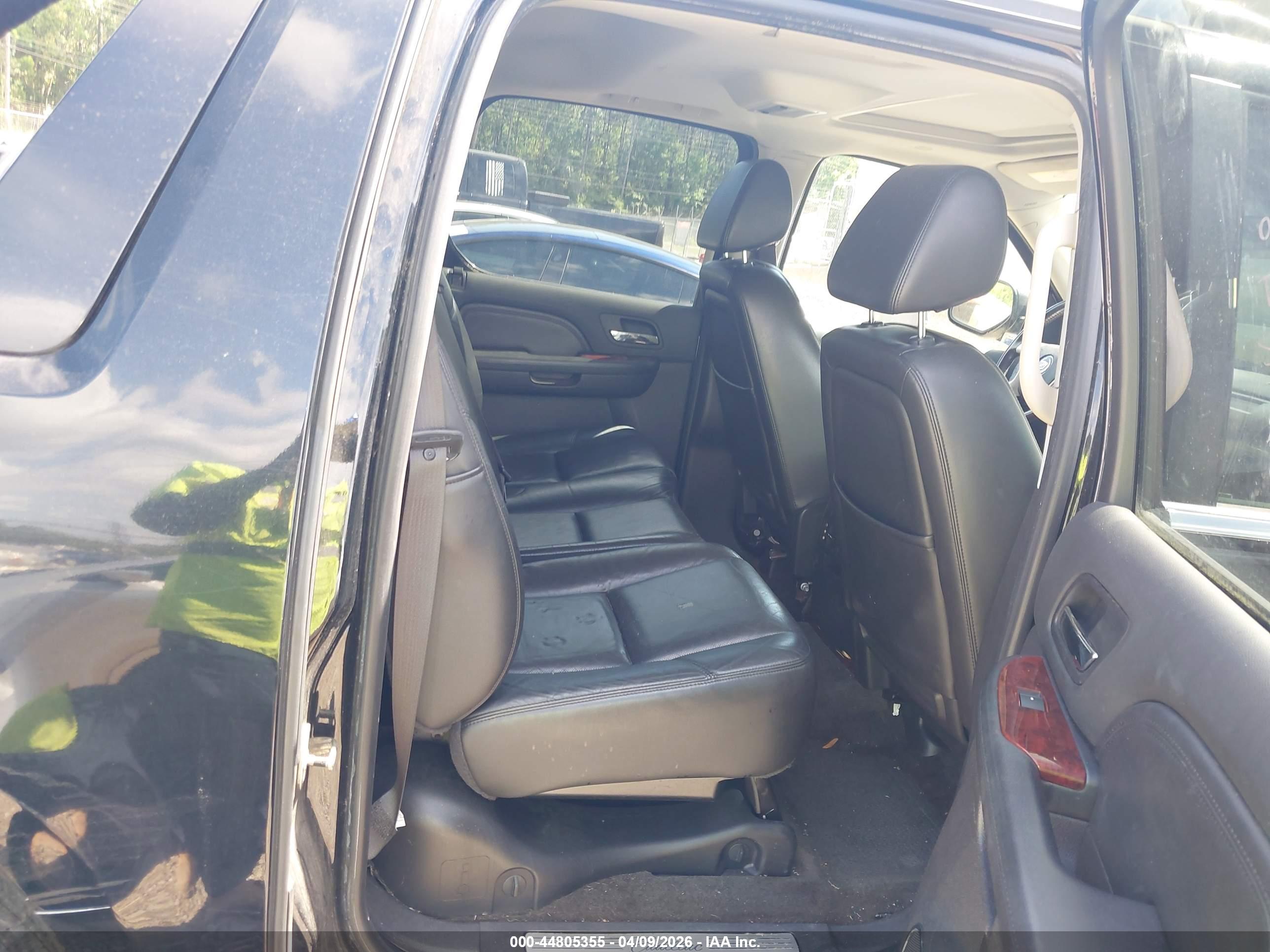 CADILLAC ESCALADE image 8