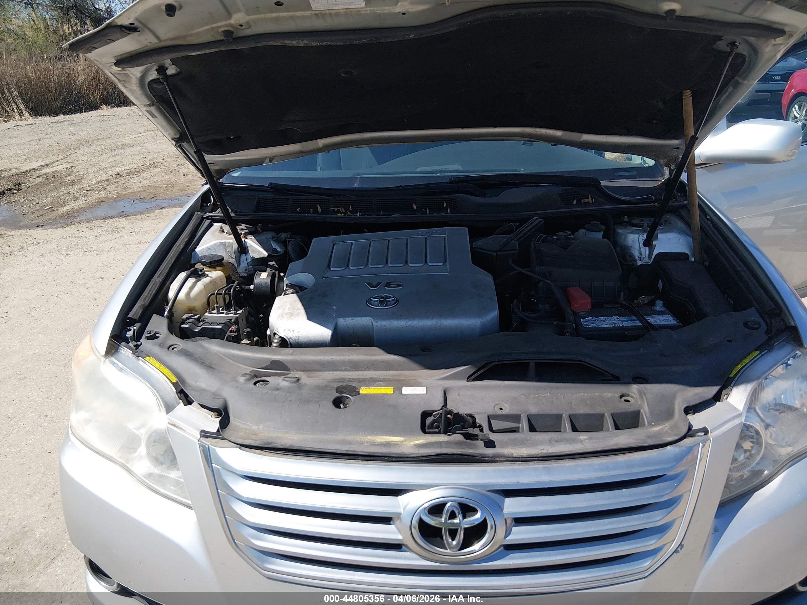 TOYOTA AVALON image 10
