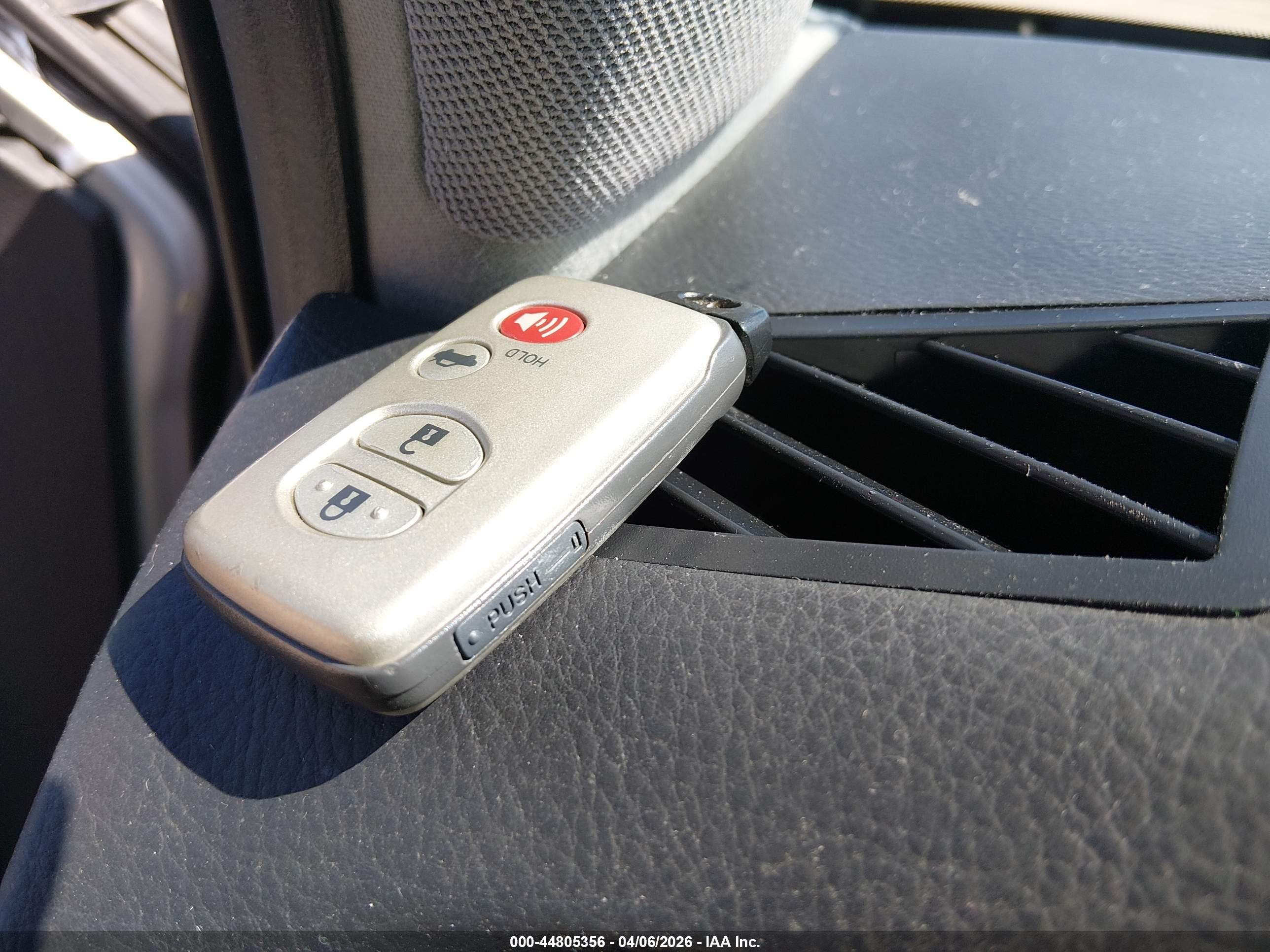 TOYOTA AVALON image 11