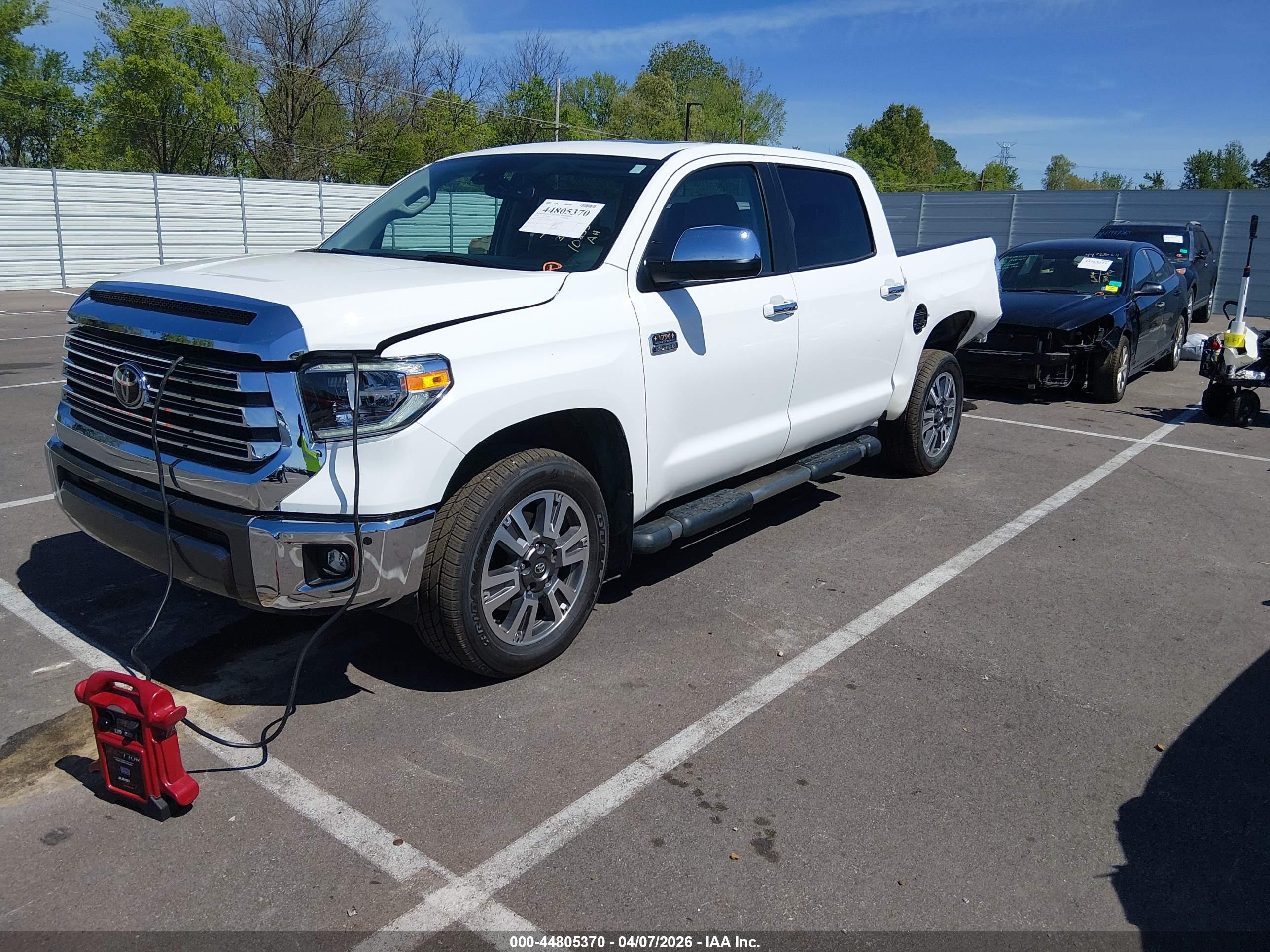 TOYOTA TUNDRA image 2