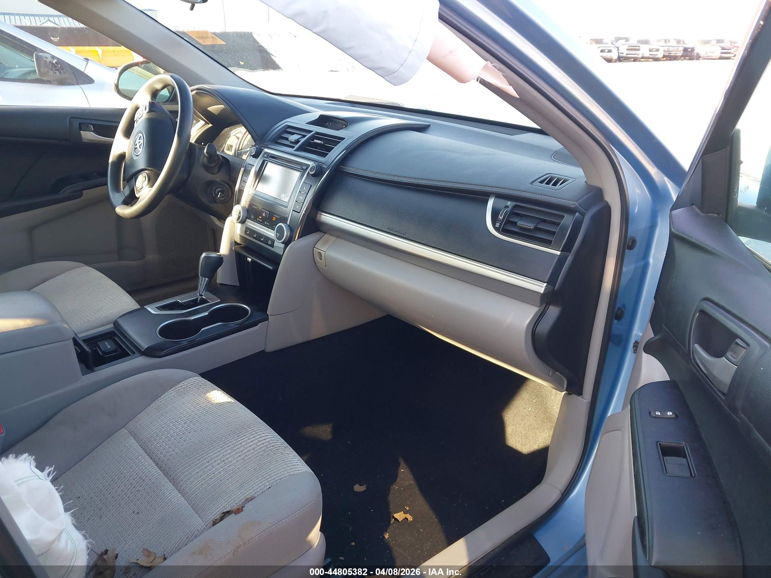 TOYOTA CAMRY image 5