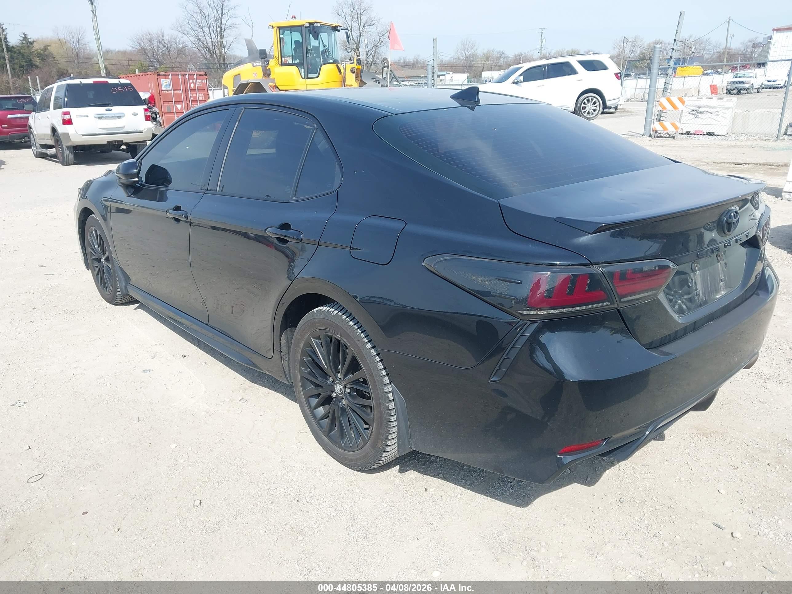 TOYOTA CAMRY image 3