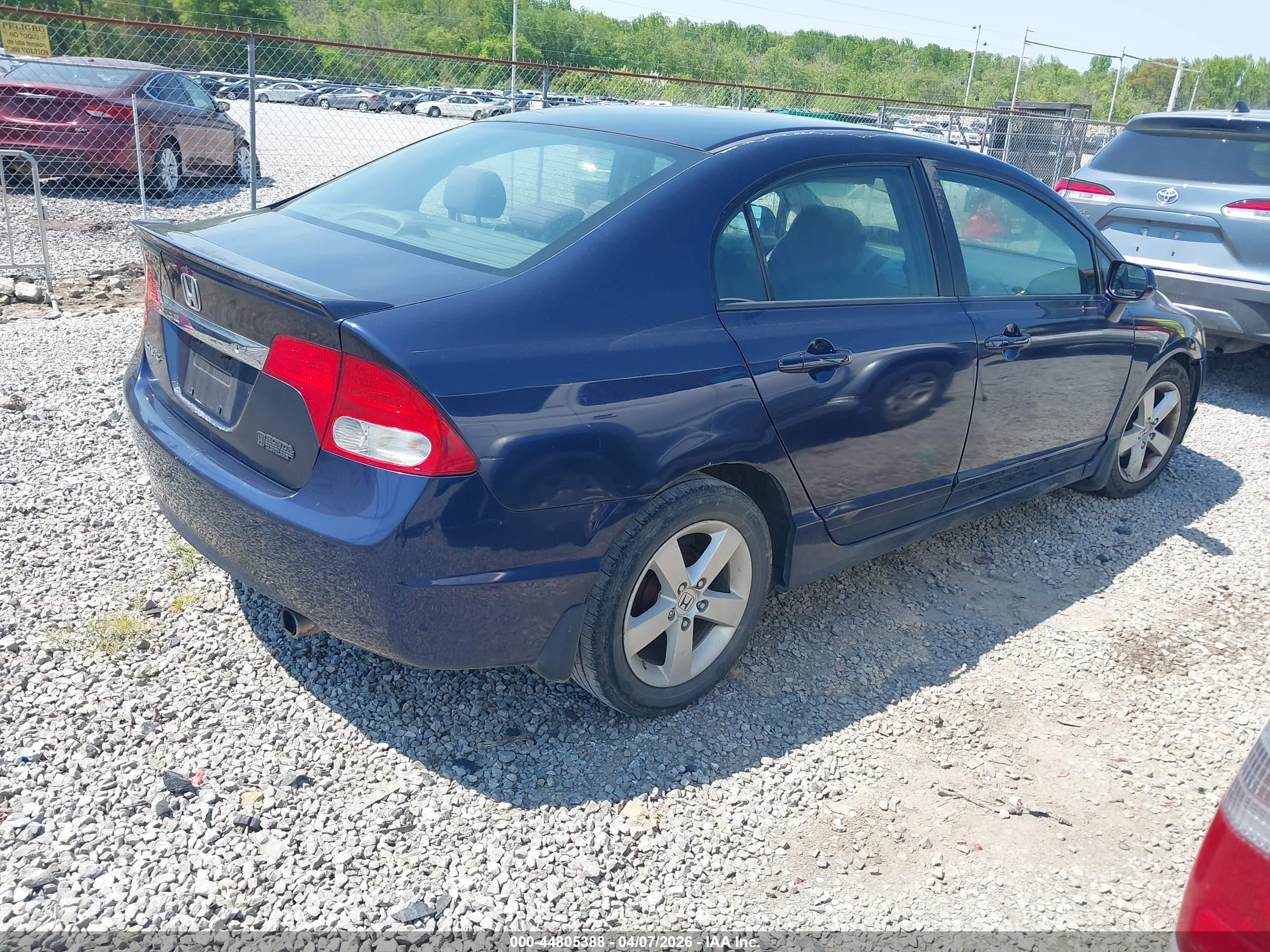HONDA CIVIC image 4