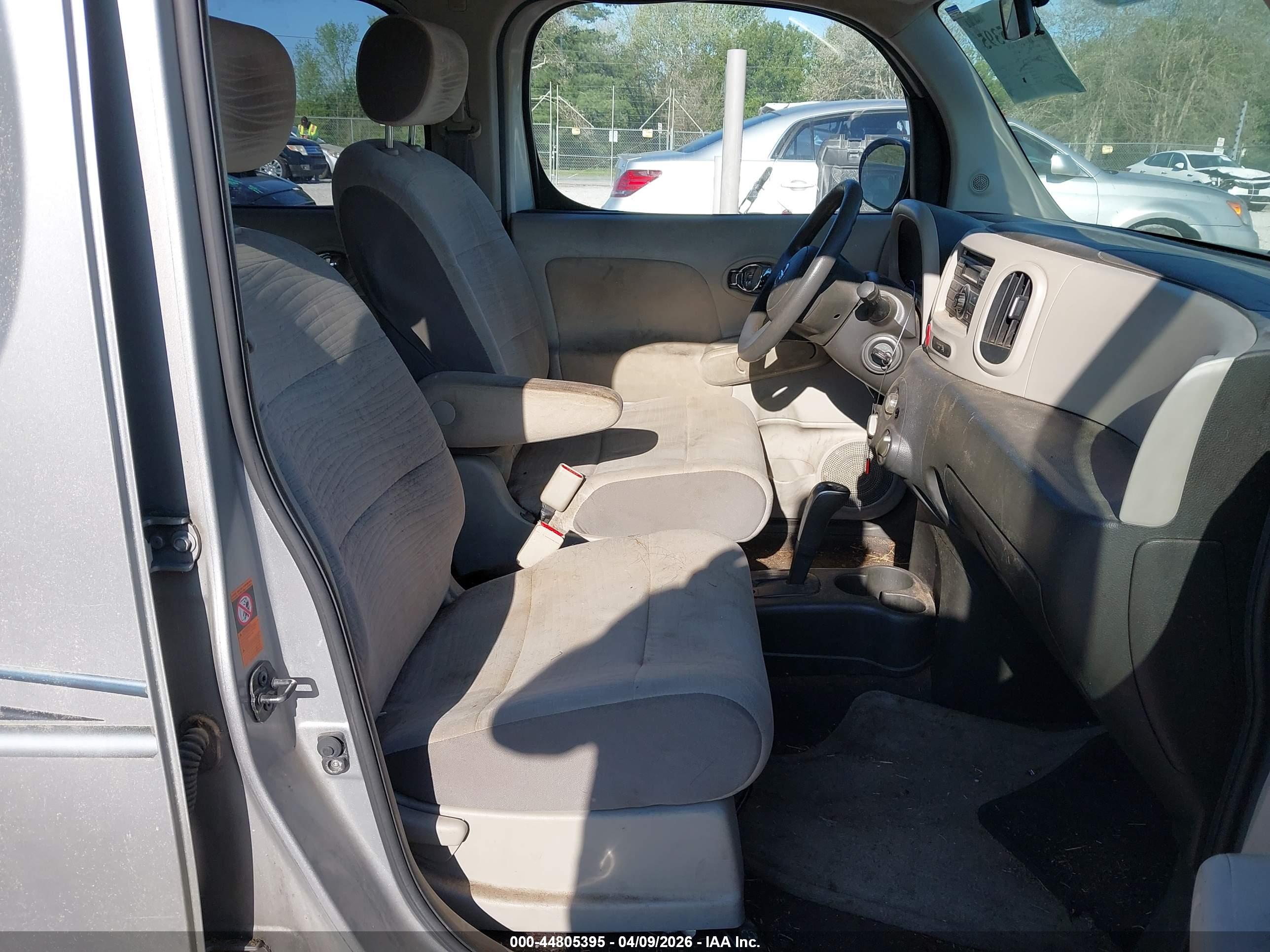 NISSAN CUBE image 5