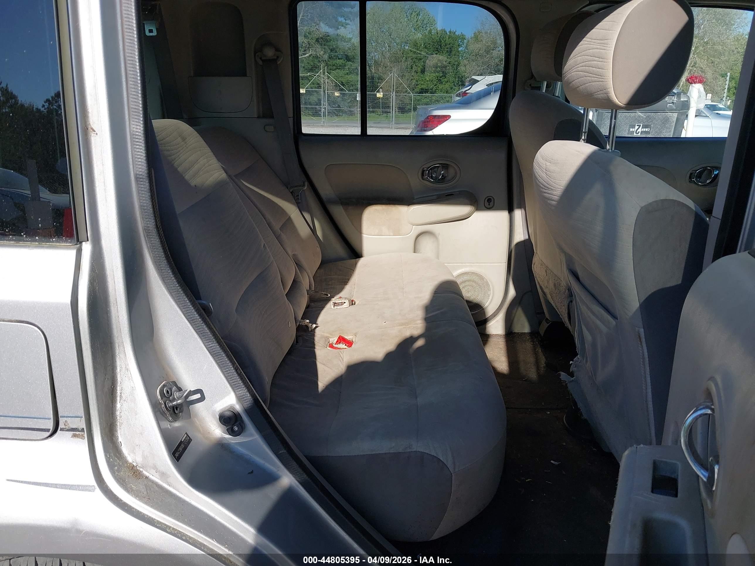 NISSAN CUBE image 8