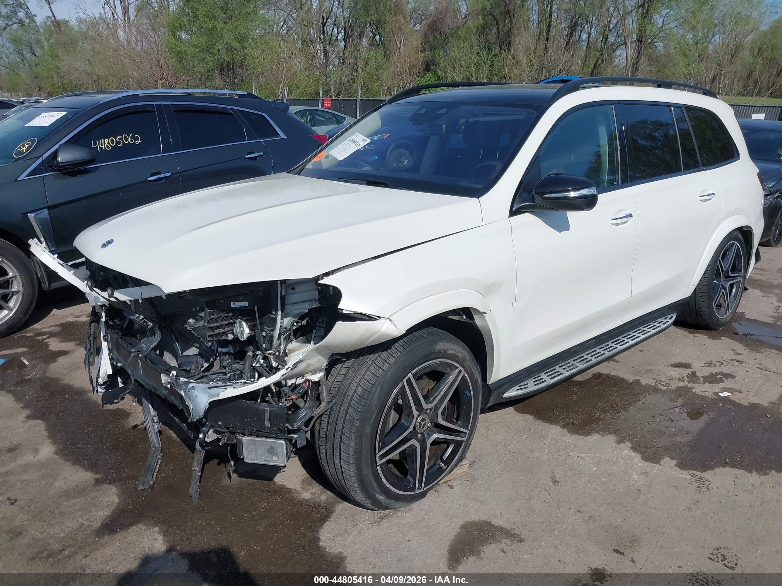 MERCEDES-BENZ GLS image 2