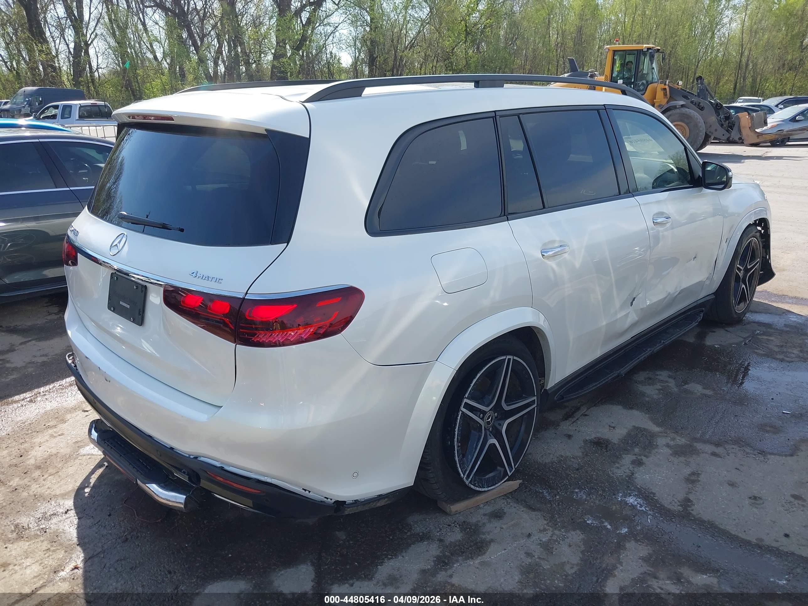 MERCEDES-BENZ GLS image 4