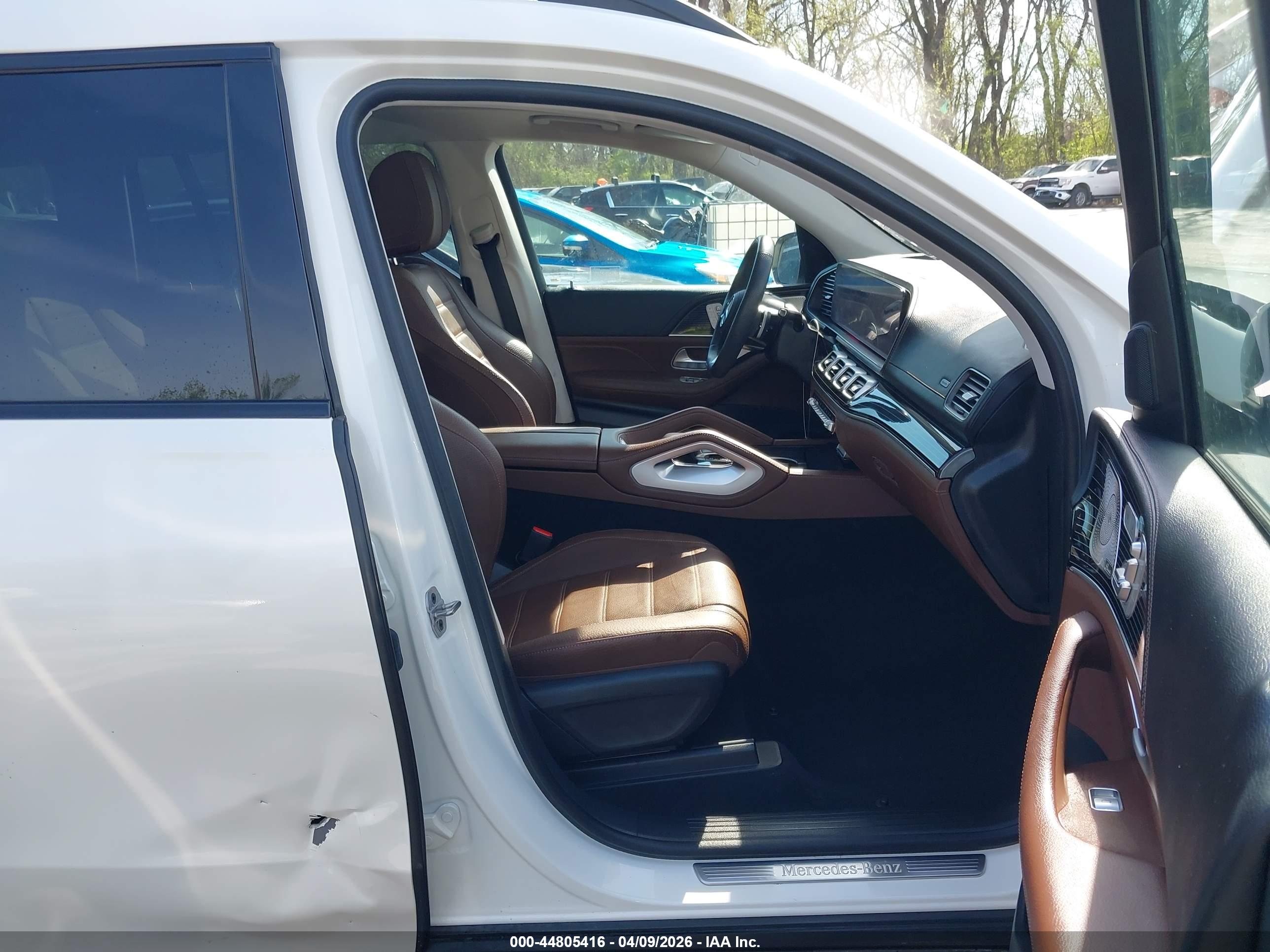 MERCEDES-BENZ GLS image 5
