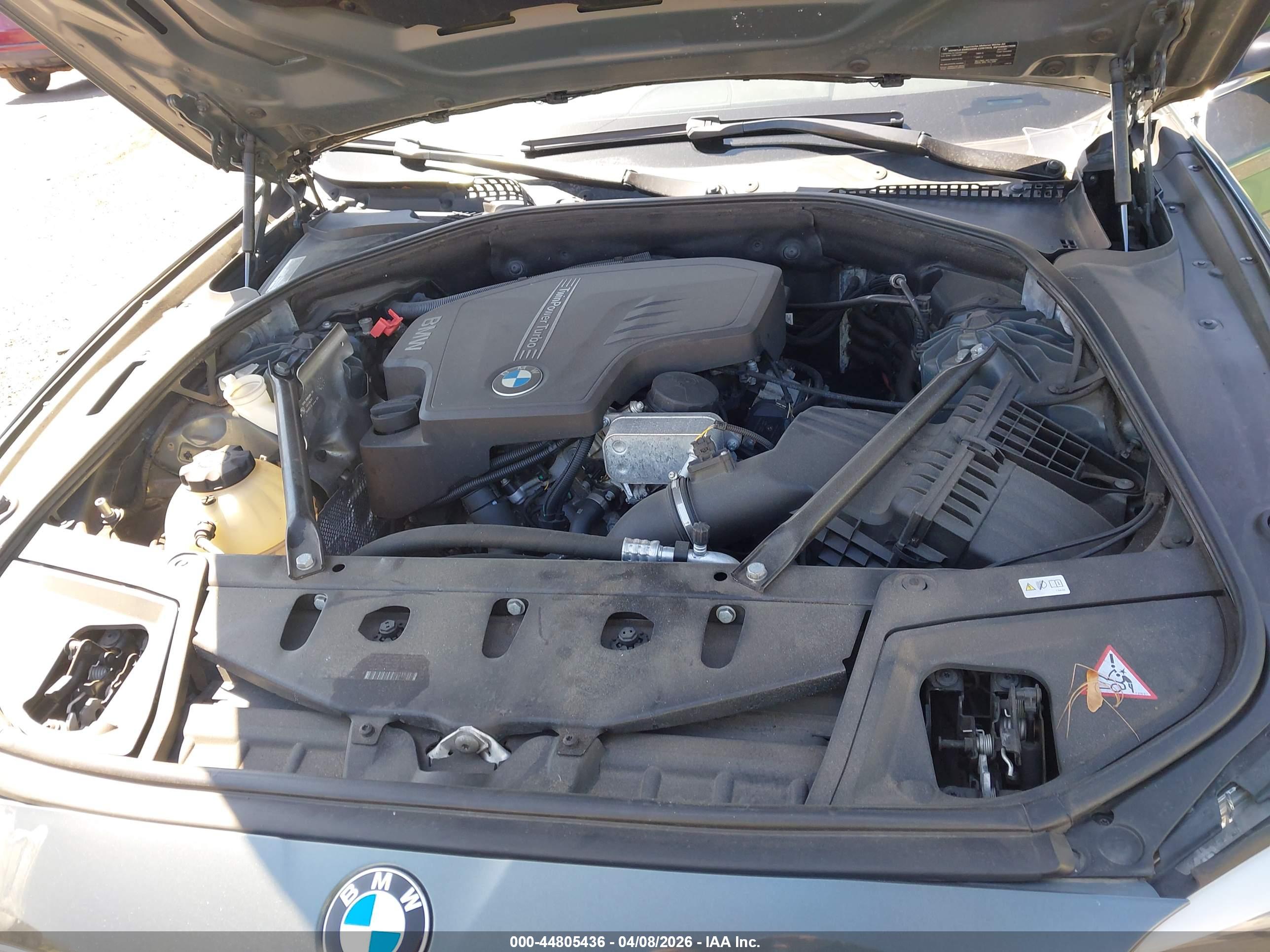 BMW 528I image 10