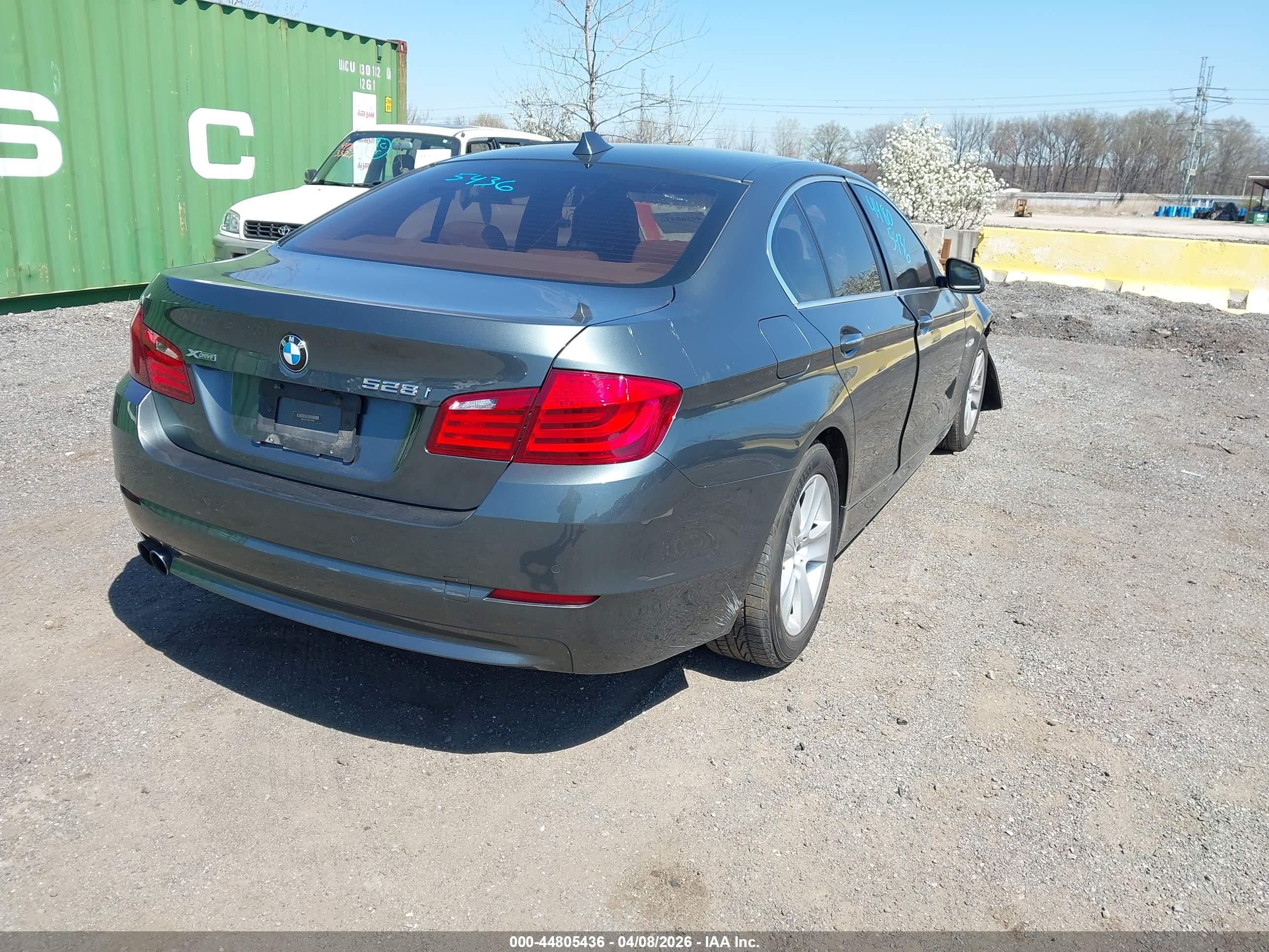 BMW 528I image 4