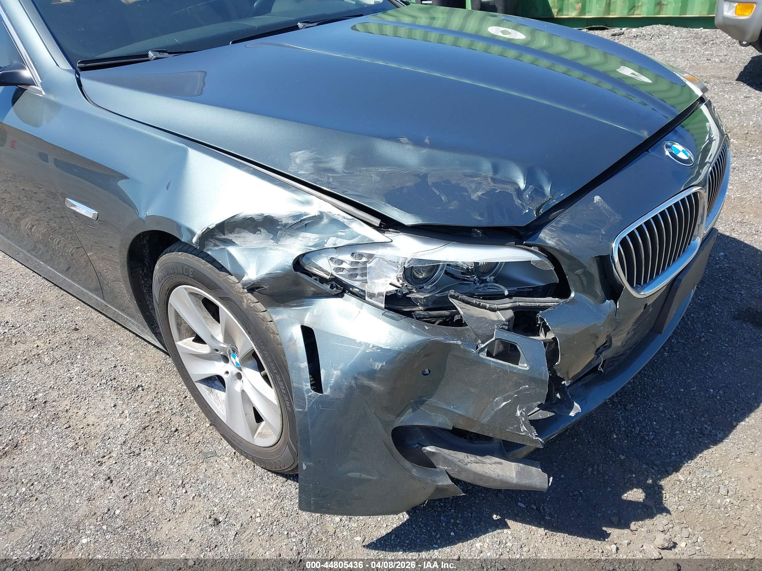 BMW 528I image 6