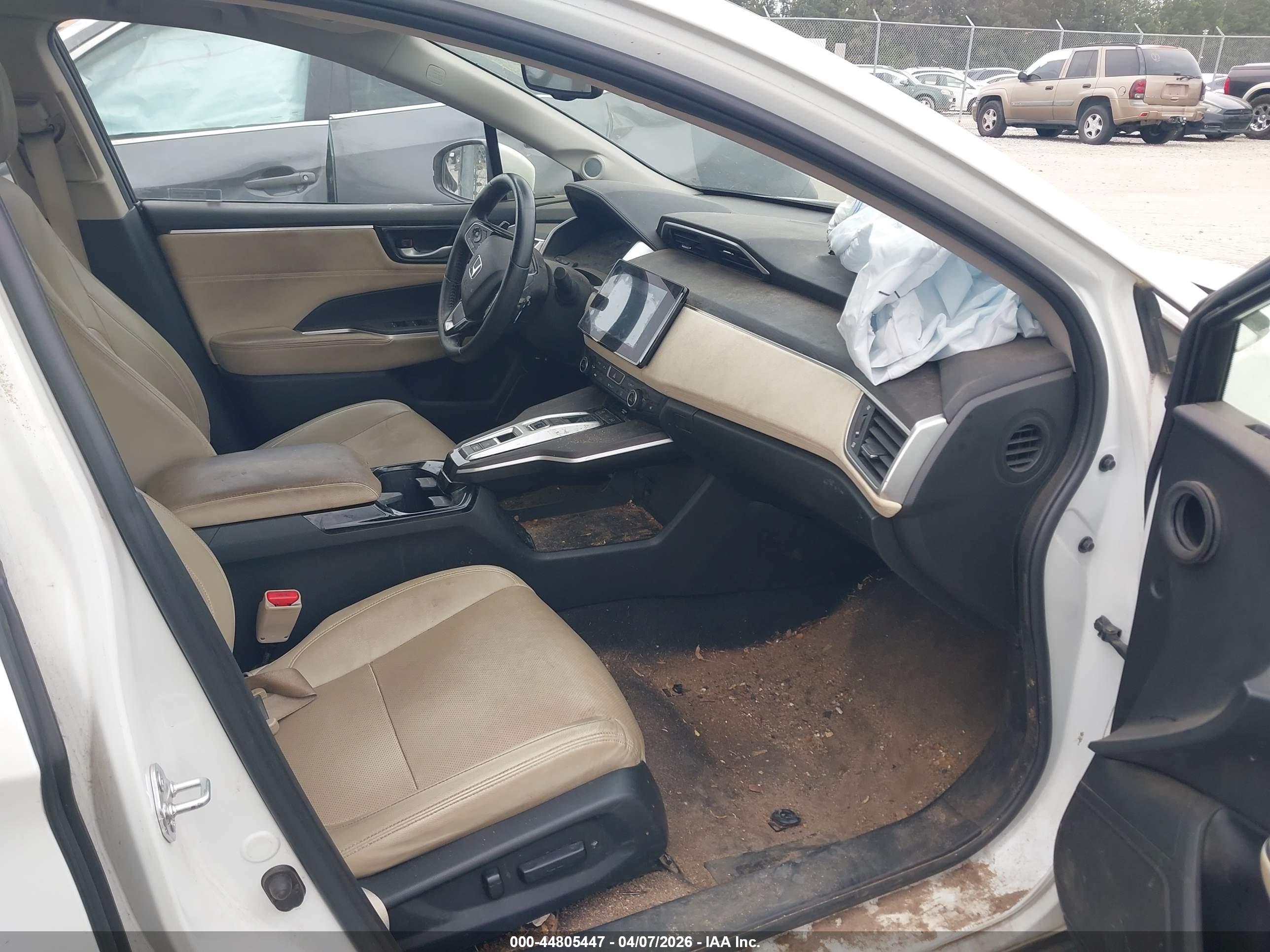 HONDA CLARITY image 5