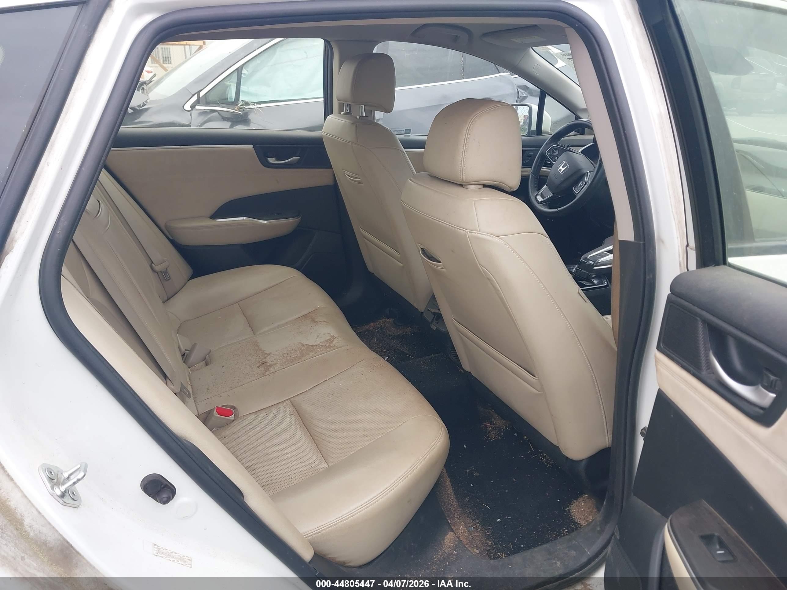 HONDA CLARITY image 8