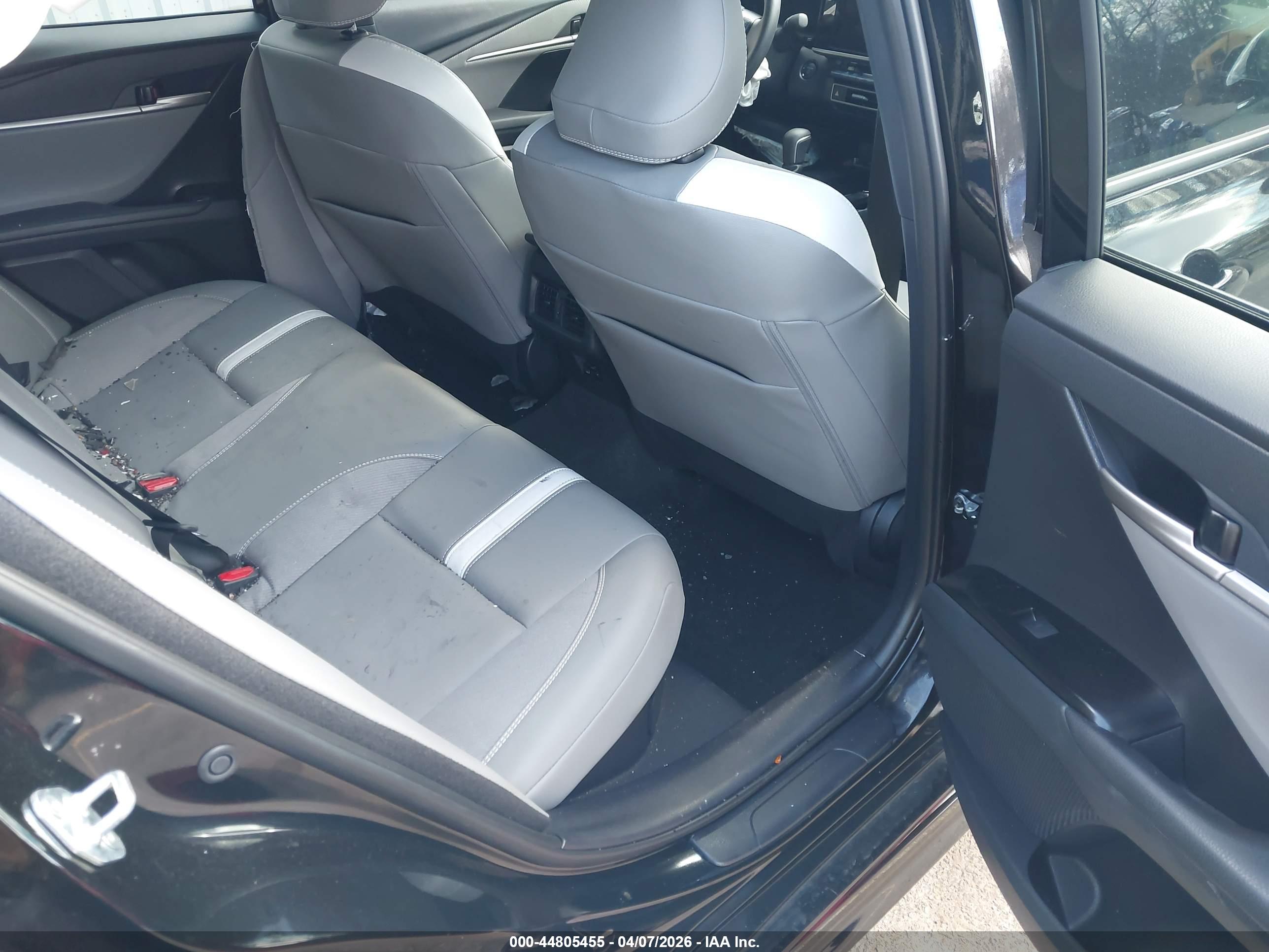 TOYOTA CAMRY image 8