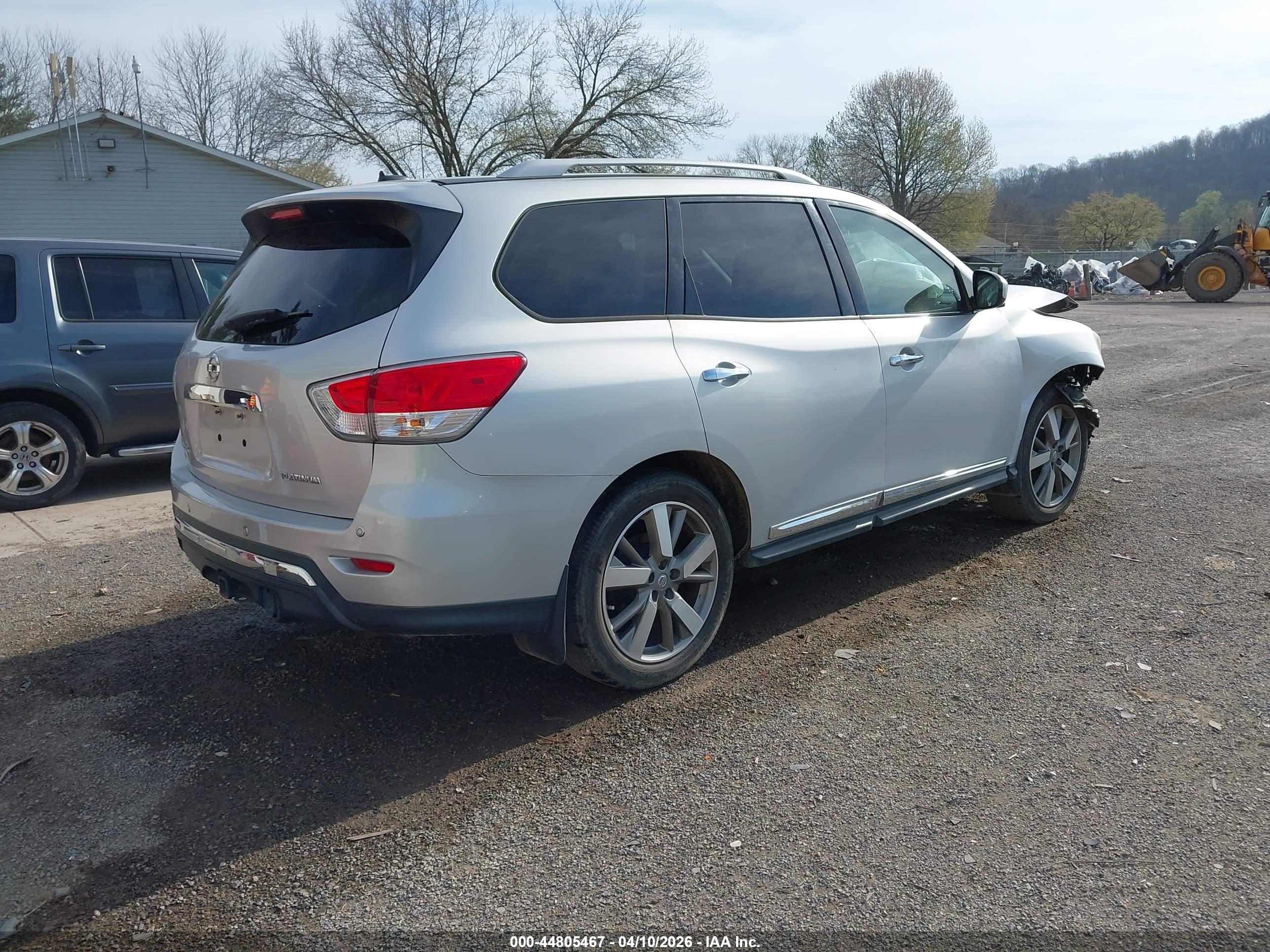 NISSAN PATHFINDER image 4